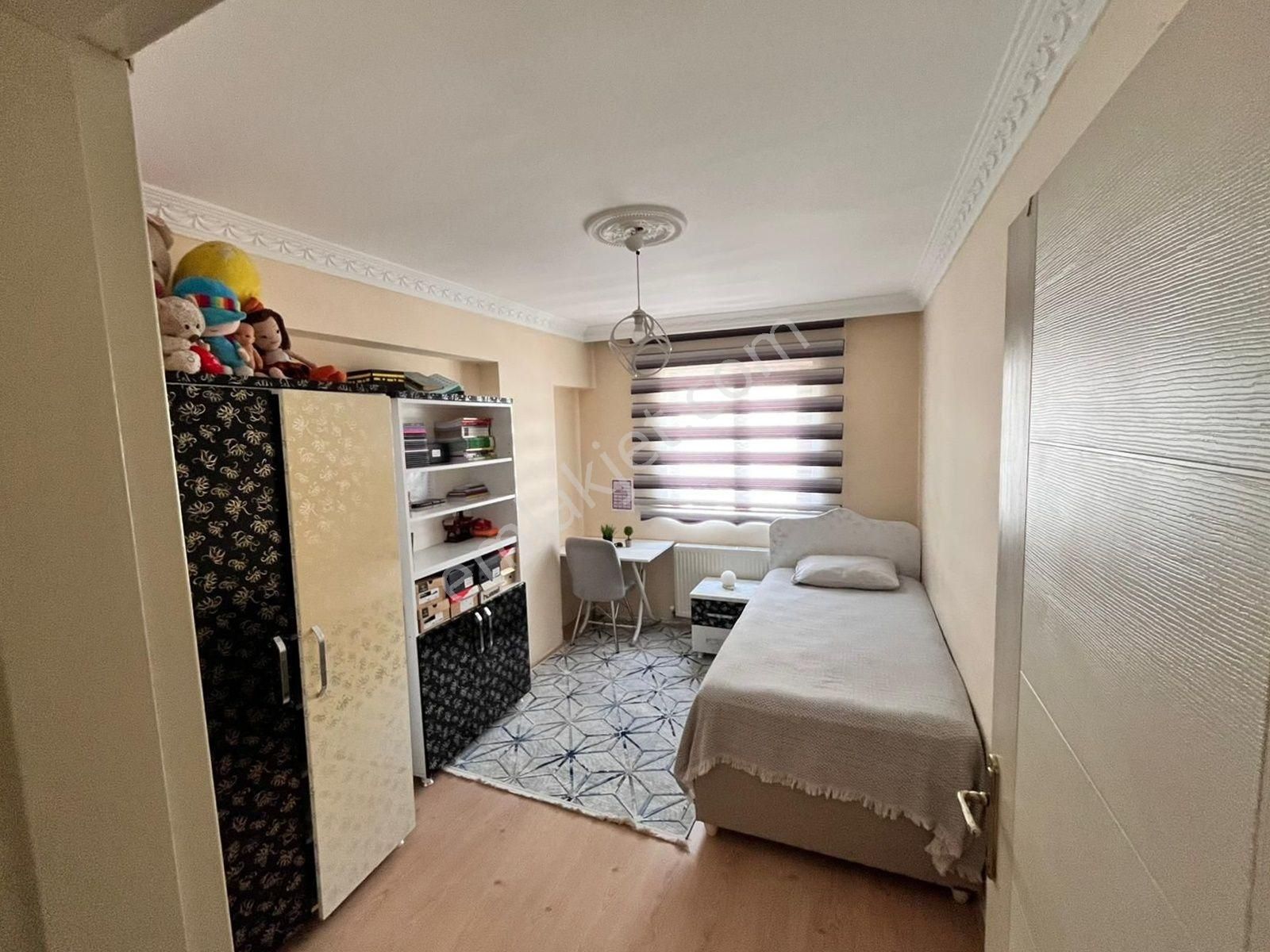 Beşikkaya'da Merkezi Konumda 3+1 Ara Katta Satılık Daire !! - Görsel 6