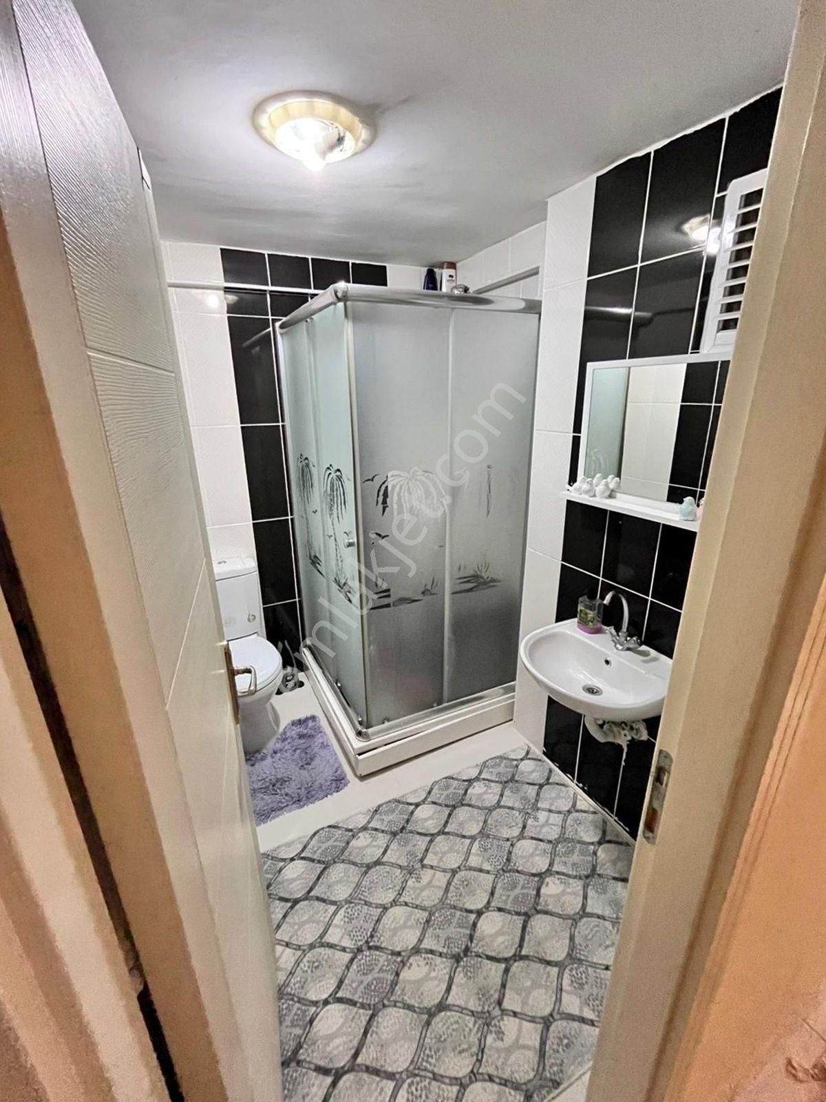 Beşikkaya'da Merkezi Konumda 3+1 Ara Katta Satılık Daire !! - Görsel 14