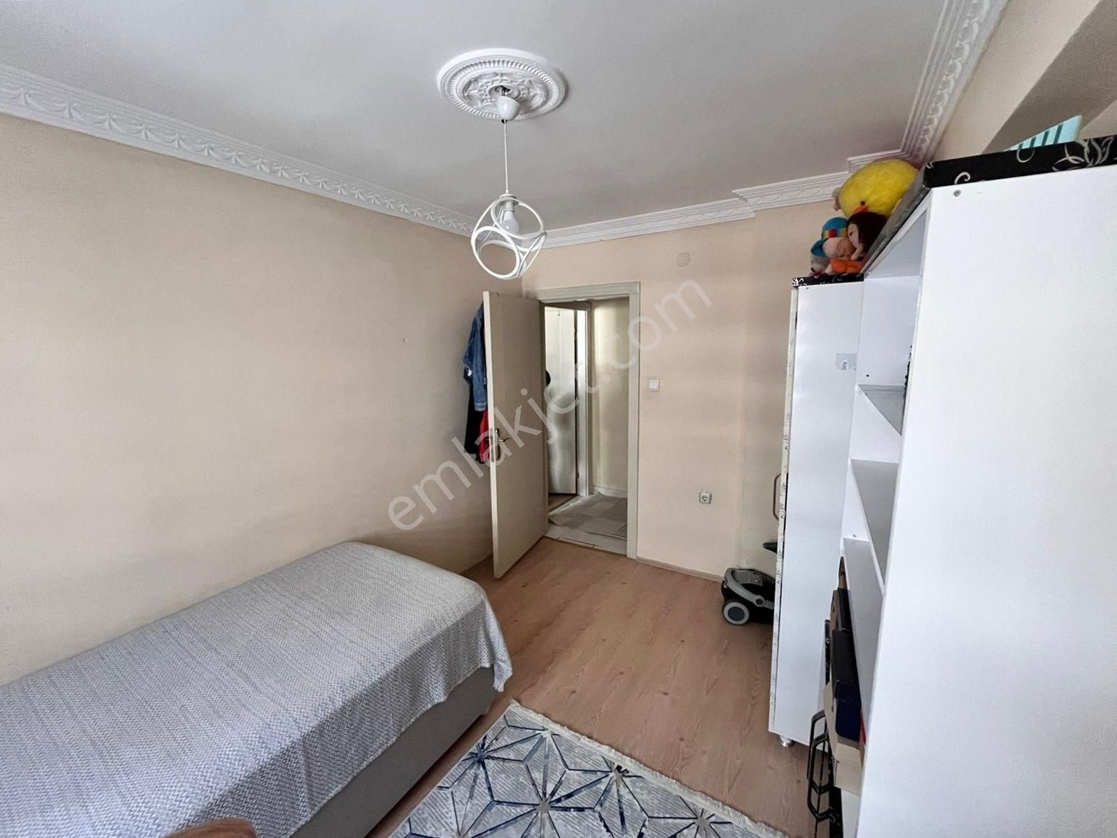 Beşikkaya'da Merkezi Konumda 3+1 Ara Katta Satılık Daire !! - Görsel 9