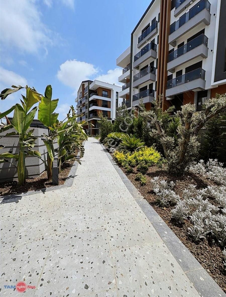 Göksu Mah Yüzme Havuzlu Kapalı Otoparklı Sitede 1+1satılık Daire
