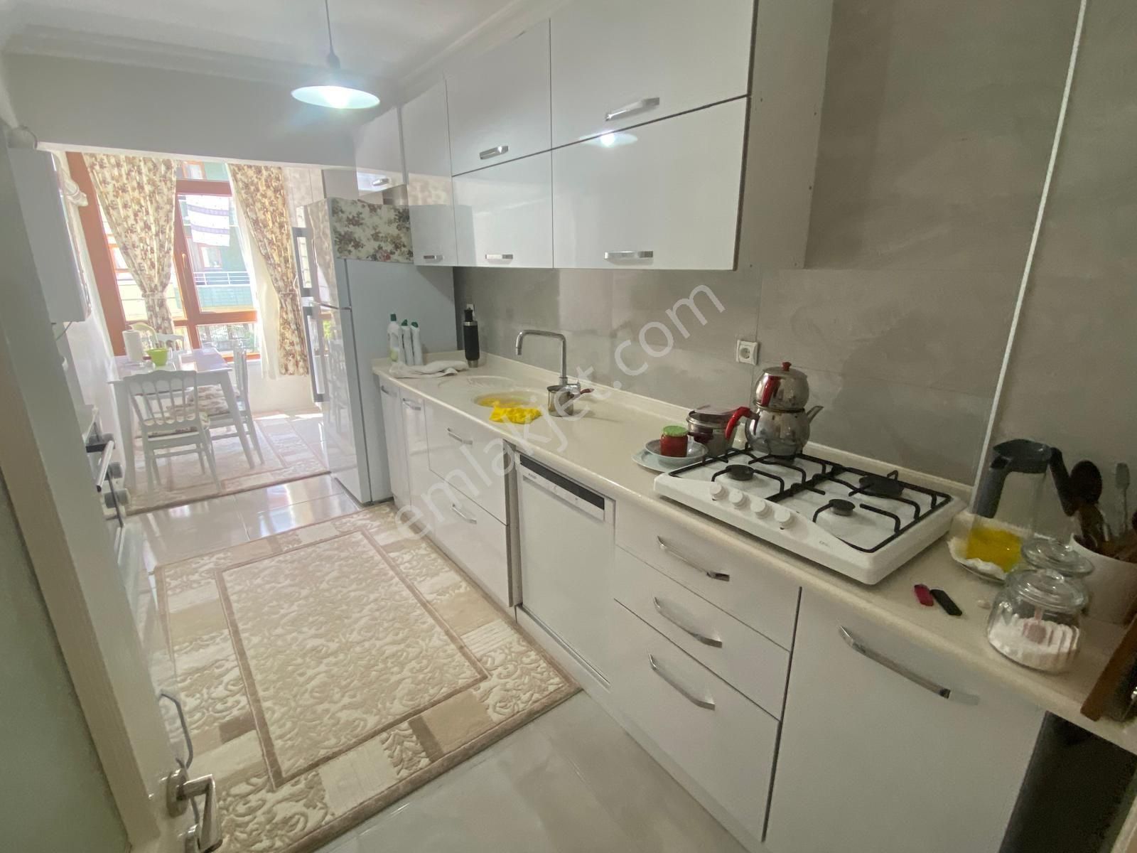 30 Ağustos Mah 3+1 Ara Katta Geniş Bakımlı Ön Cephe