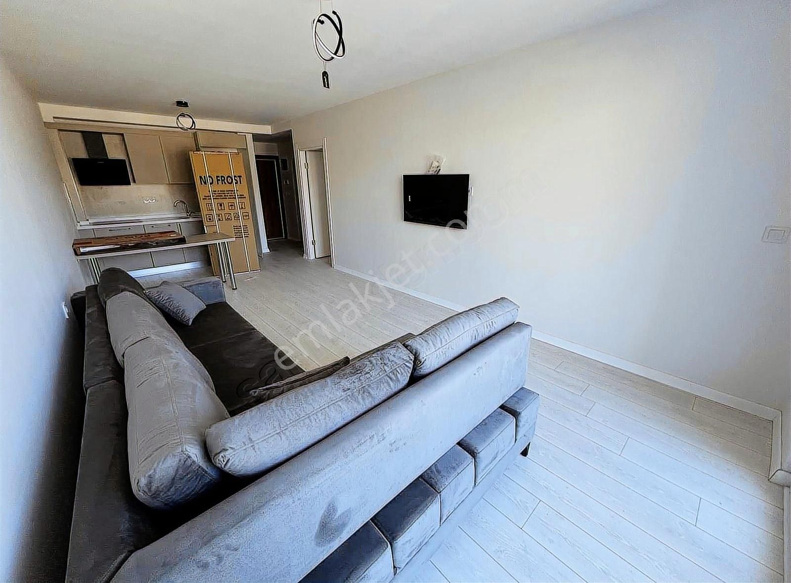 Marmara Üni Yanında Kiralık 1+1 Lüks Eşyalı Geniş Daire