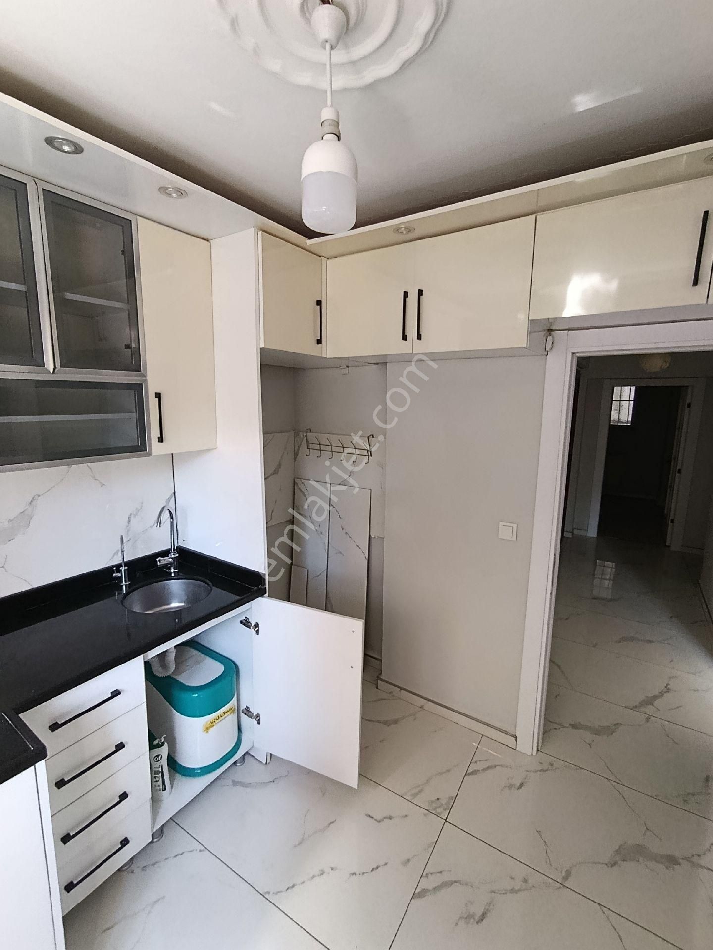 Araz Gayrimenkul 75 Yıl Mahallesinde Satılık Bodrum Daire - Görsel 11