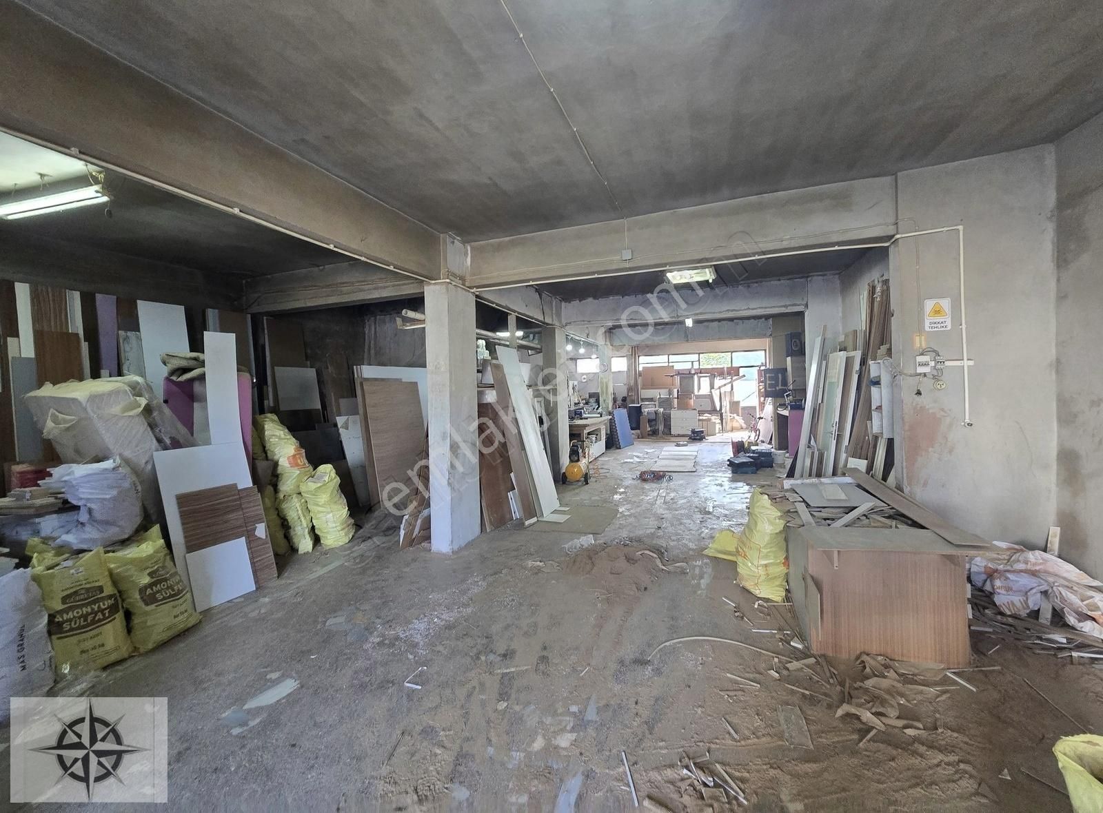 Palladium Ve Kolejler Çevresi Çift Sokak Girişli 220 M2 Dükkan