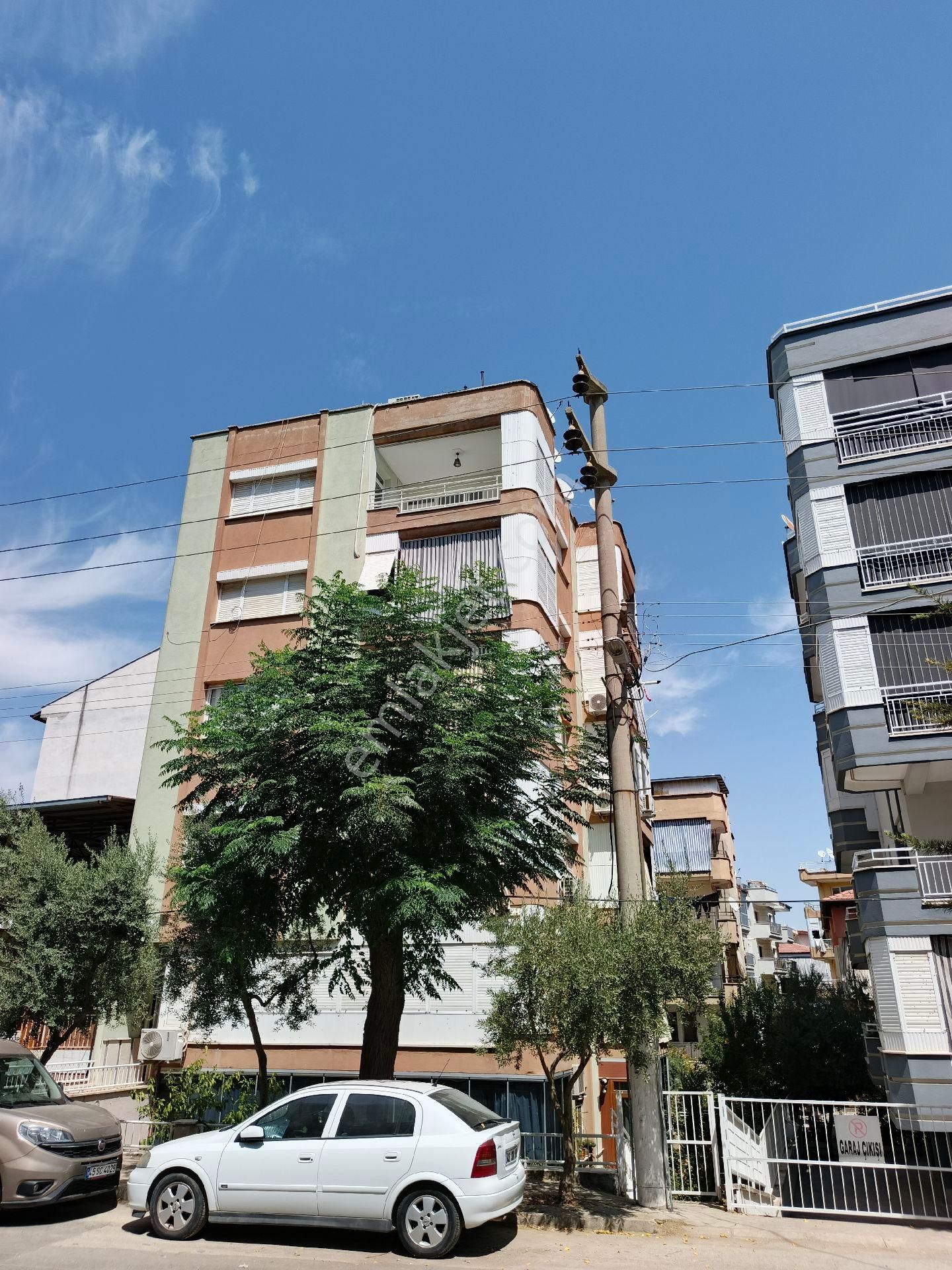 Sağlık Mh. Devlet Hastanesine İki Adım Mesafede Kiralık 3+1 Daire