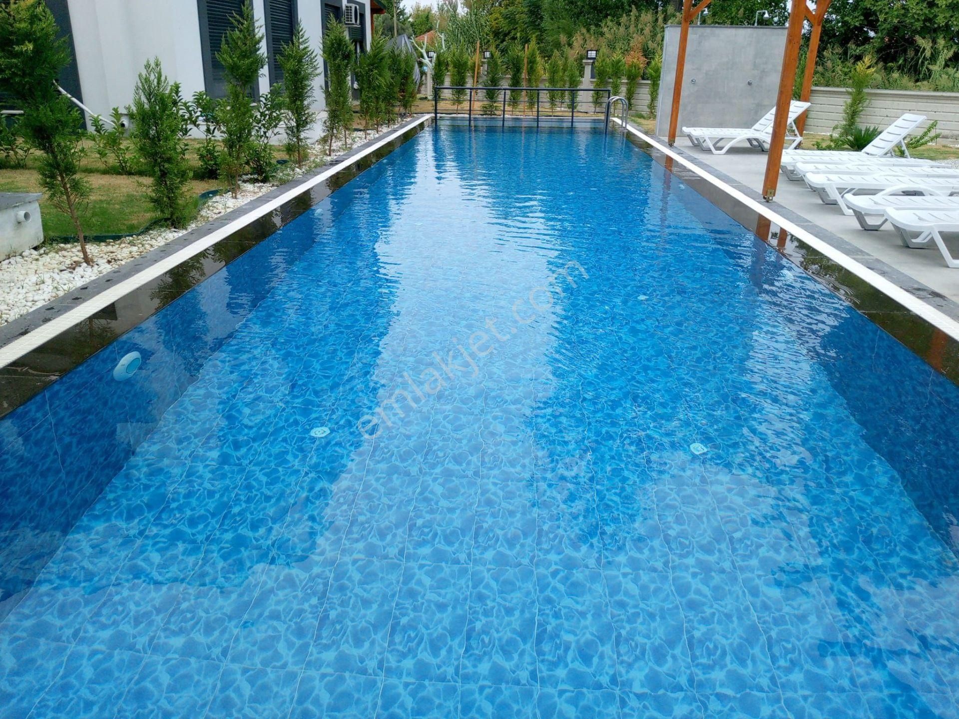 Dalaman Karaçalı Mahallesi Site İçi Havuzlu Tripleks Villa