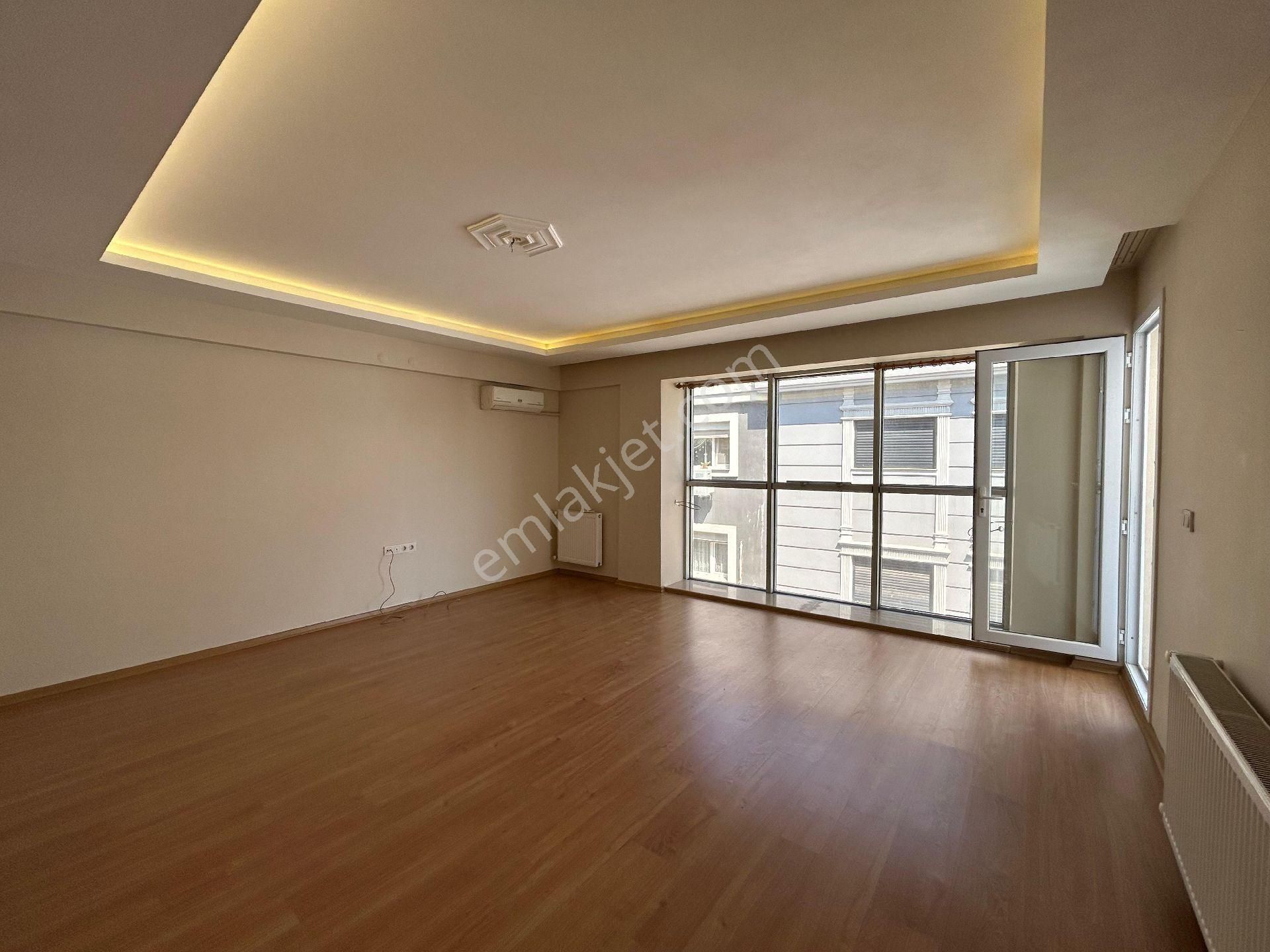 Gaziemirde Irmak Mah Satılık 3 Artı1 Daire Reb Gayrimenkulden