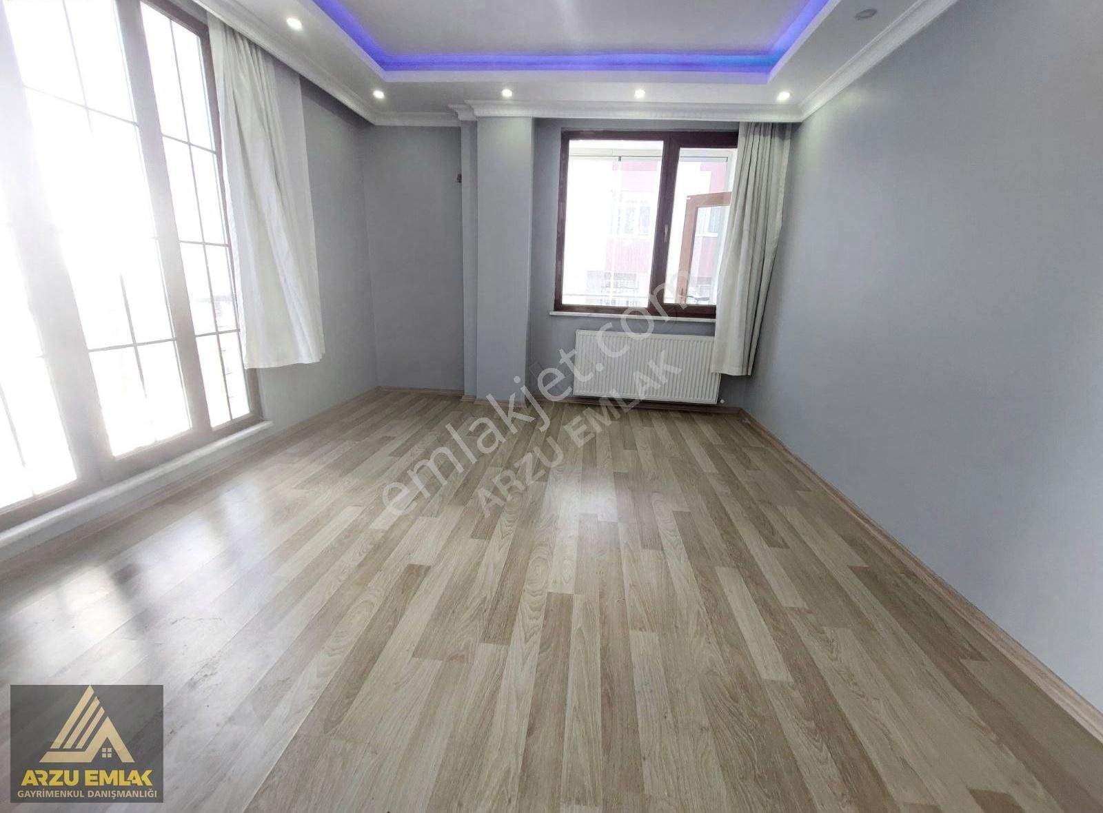 Arzu Emlaktan Yunusemre Mah Balkonlu 1.kat Kiralık Daire