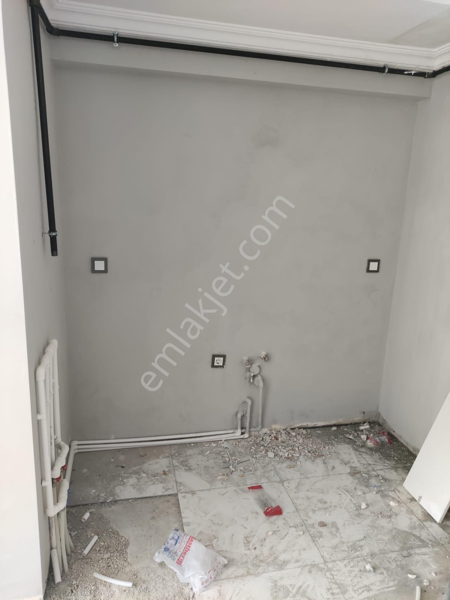 Satılık Teraslı, Sosyal Tesisli, Konforlu 1+1 Daire Acil - Görsel 2