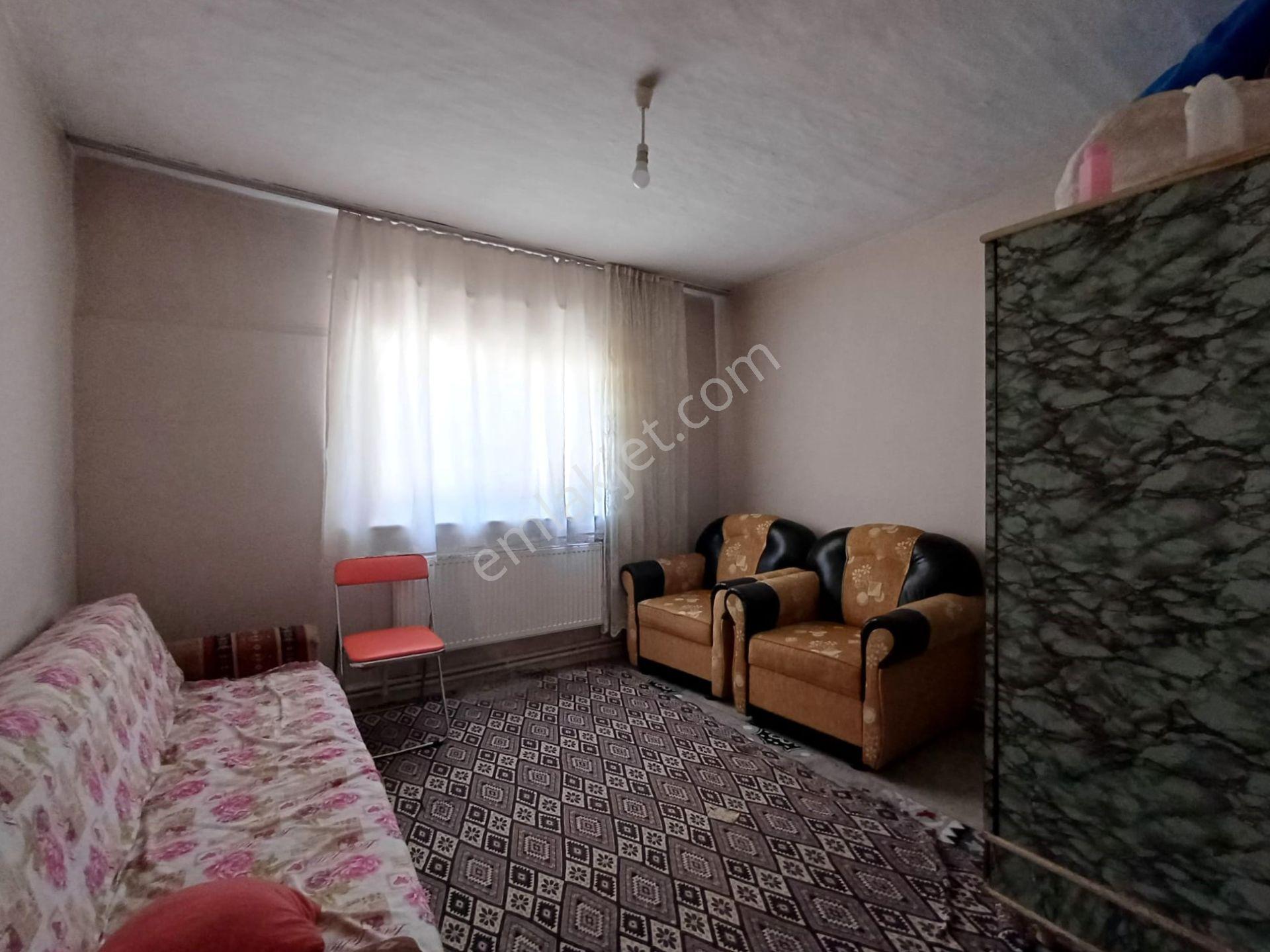 Recep Ümit'ten Zafer Mahallesinde Satılık Eşyalı 2+1 Bahçeli Yer Evi. - Görsel 2
