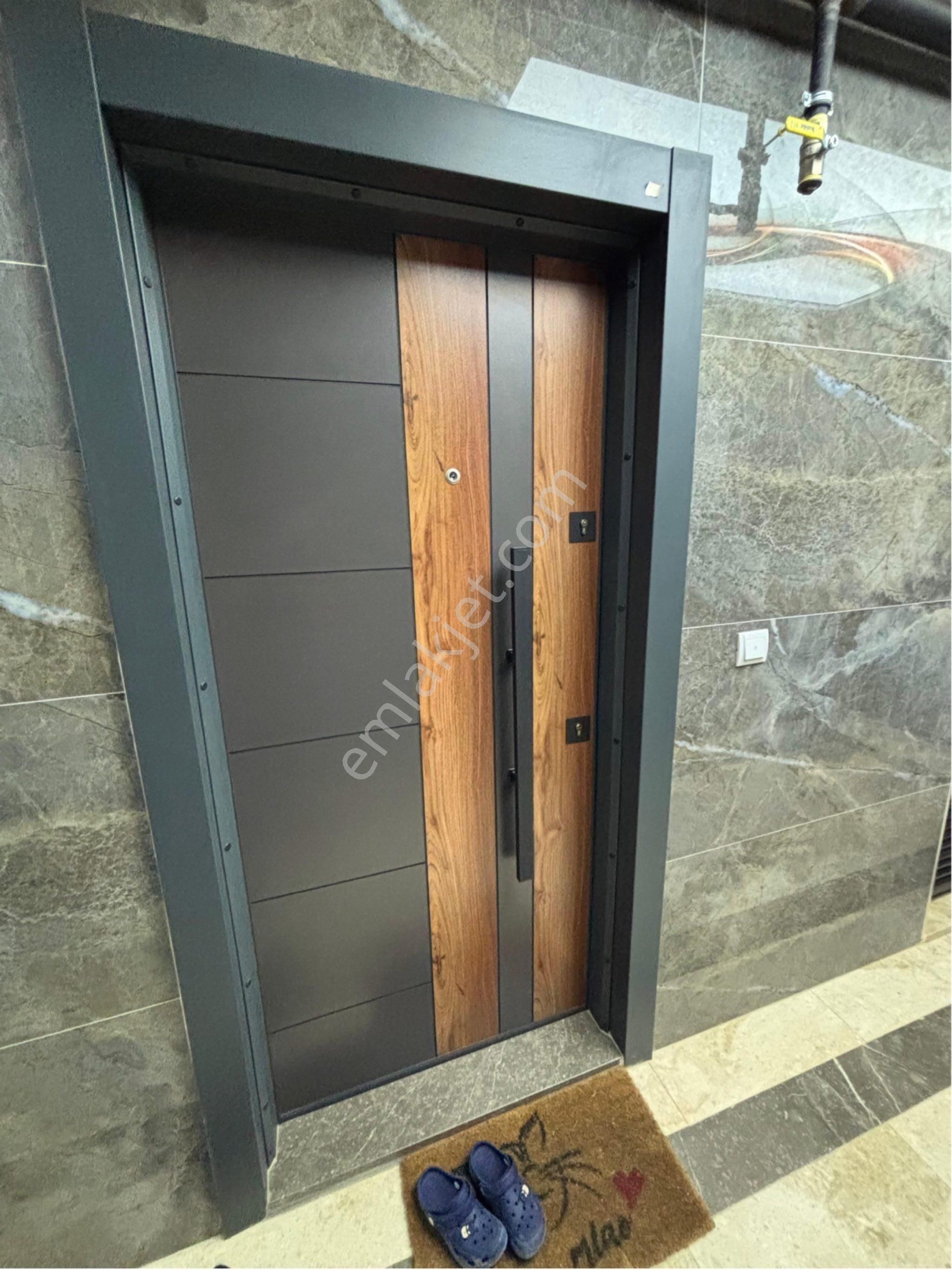 Yeni Mahallede Tranvaya Adım Mesafesinde Satılık 2+1 Yüksek Girişl Daire