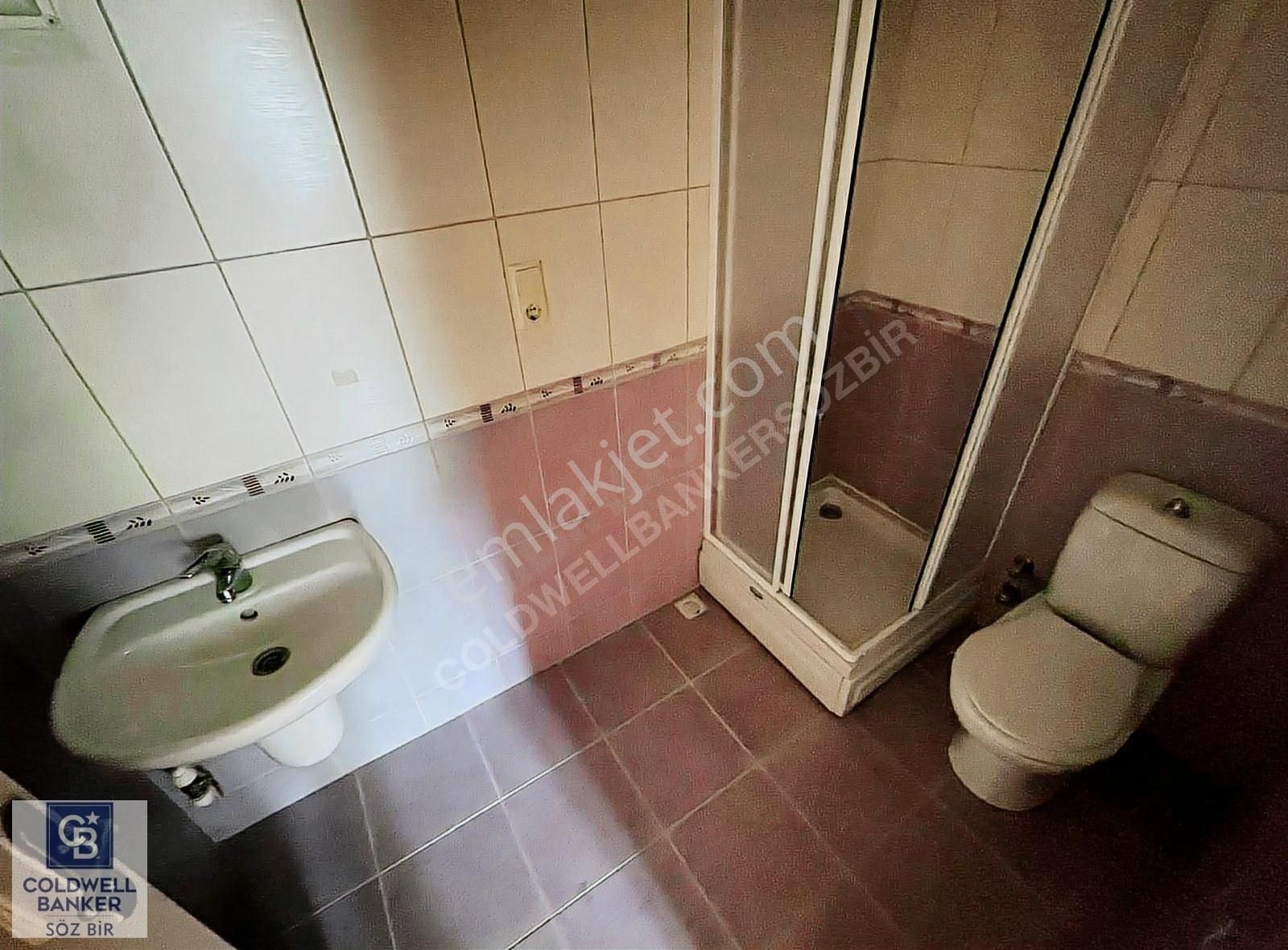 Çekmeköy Merkez Mahallesi Özdoruk Konakları Kiralık 3+1 Daire