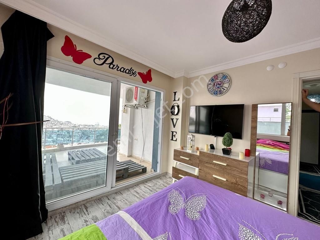 Kuşadası Merkeze Yakın Ful Deniz Manzaralı Eşyalı 2+1 Geniş Satılık Daire - Görsel 18