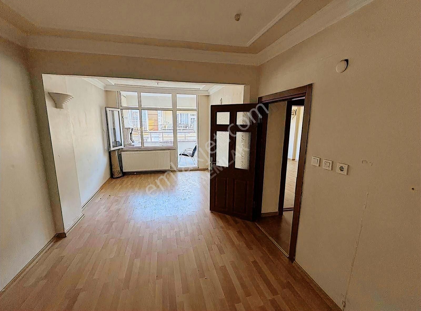 Esenlerde Meydanın Sokağında 110 M2 Kiralık 2 +1 Daire