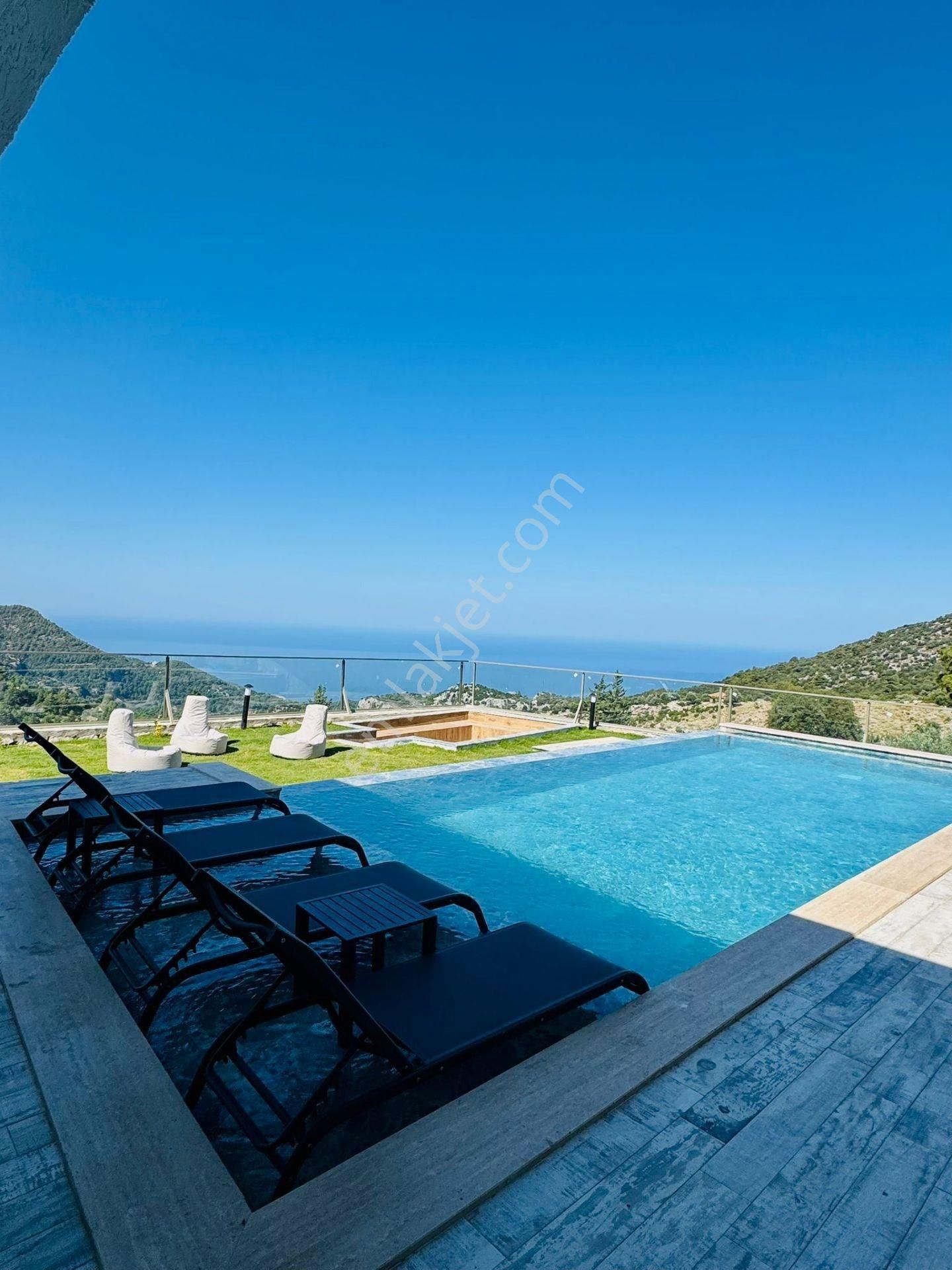Fethiye Faralya Kirme’de Kelebekler Vadisi’ne Yakın Deniz Ve Doğa Manzaralı Lüks Villa