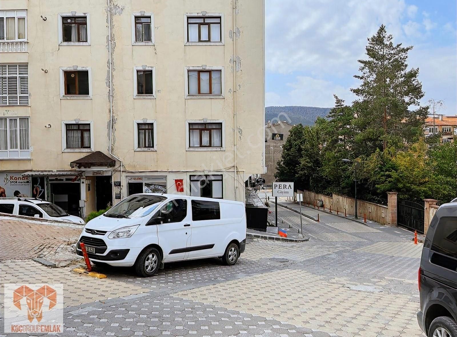 Çarşı İçinde 3+0 Çamlık Manzaralı Daire. Güney-doğu Cephe