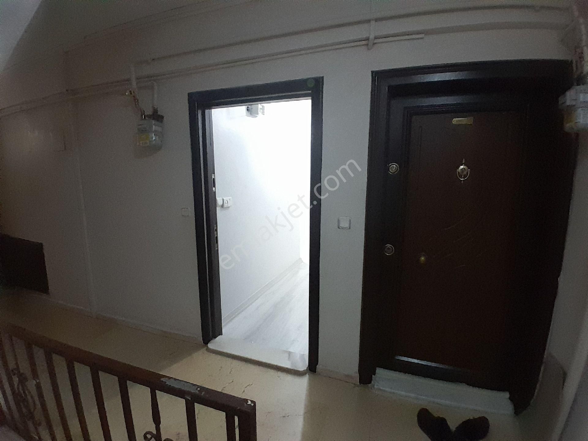 Kiralık Sancaktepe 2+1 2.kat 100m² Doğalgazlı Çift Balkonlu Banyo Wc Ayrı