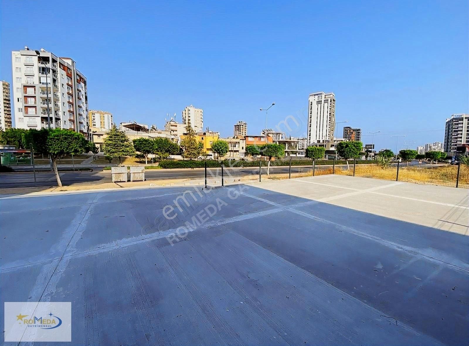 **romeda**'dan 34 Cadde Üzeri Sıfır Bina'da Amrkn Mtfk 3+1 Daire