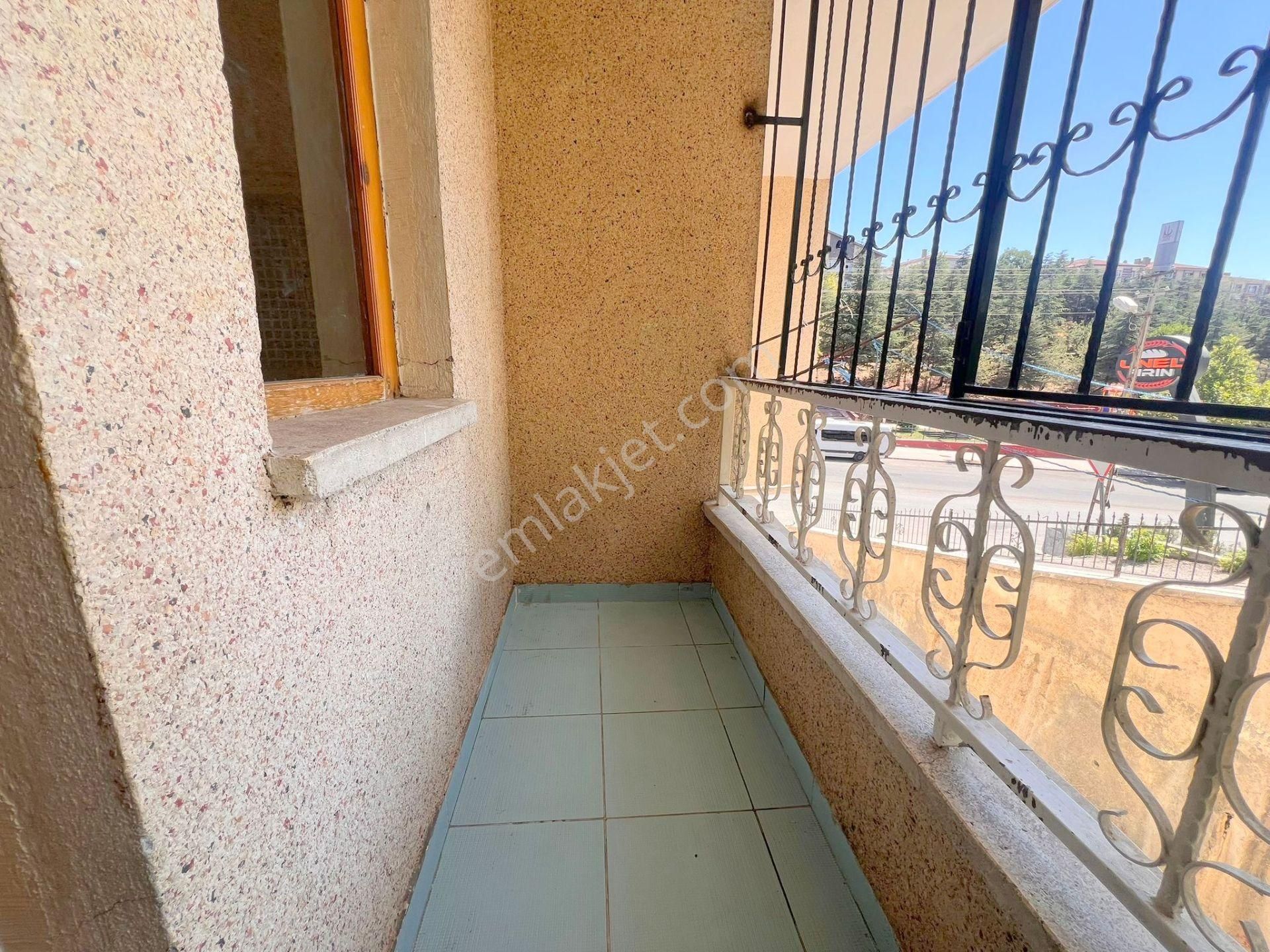 Şafak'tan Günsazak Cd Üzeri 3+1 Bağımsız Salon Asansörlü 1.katta - Görsel 8