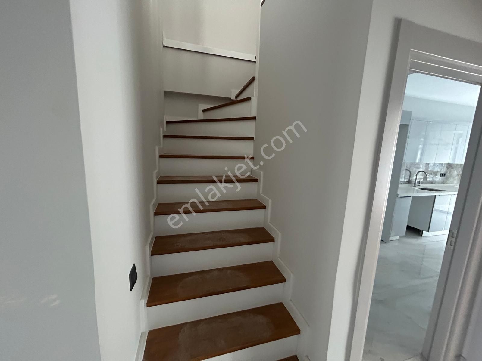 Üsküdar Fıstıkağacı Kısmi Deniz Manzaralı 3+2 Dubleks Daire - Görsel 4