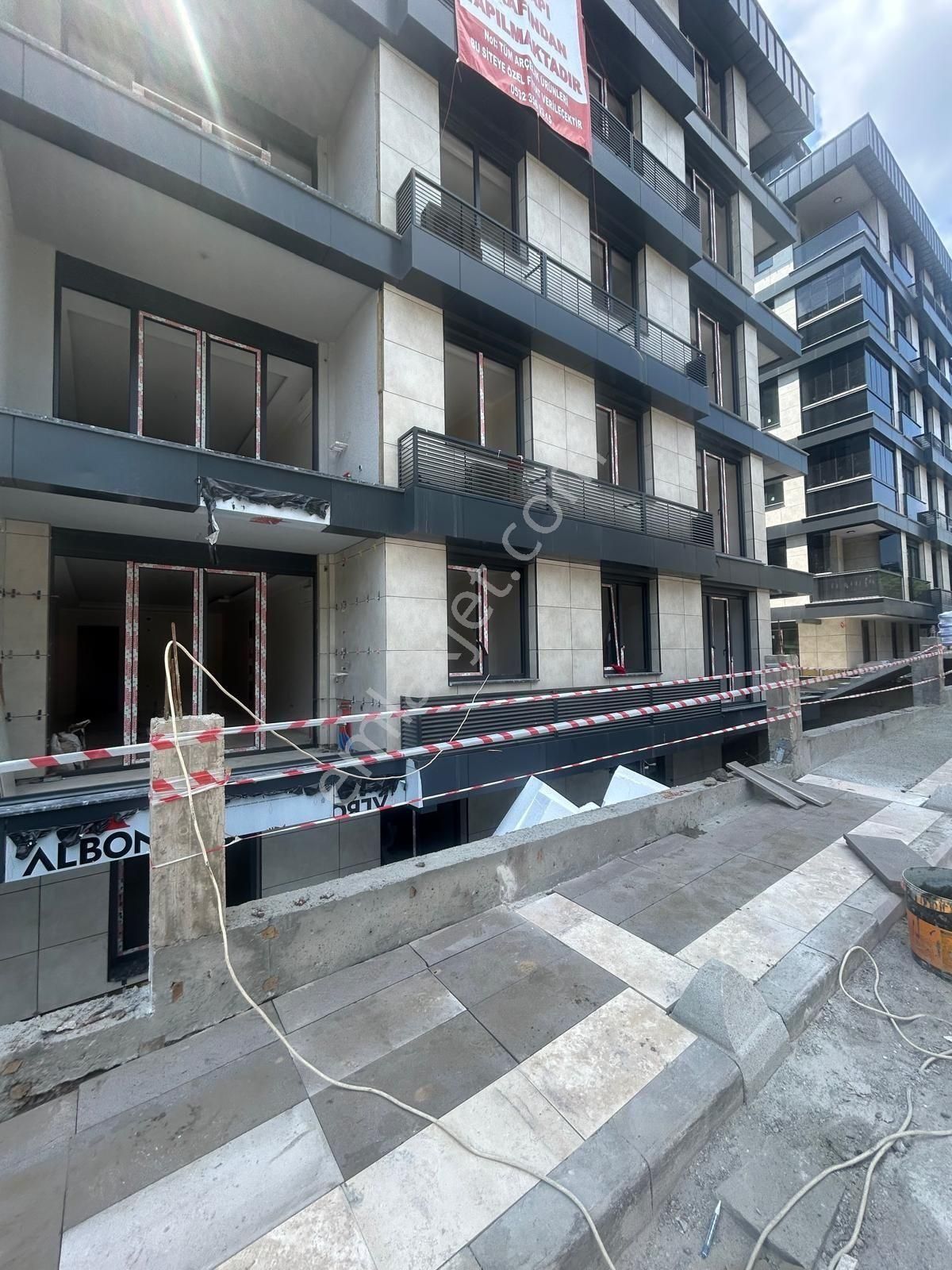 Üsküdar Altunizade 2+1 Otoparklı Site'de Fırsat Daire