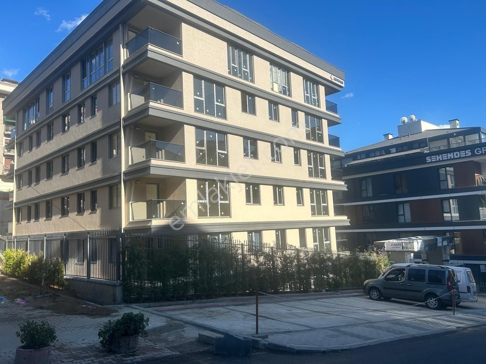 Üsküdar Nevçarşı Yanı 2+1 Otoparklı Sıfır Daire