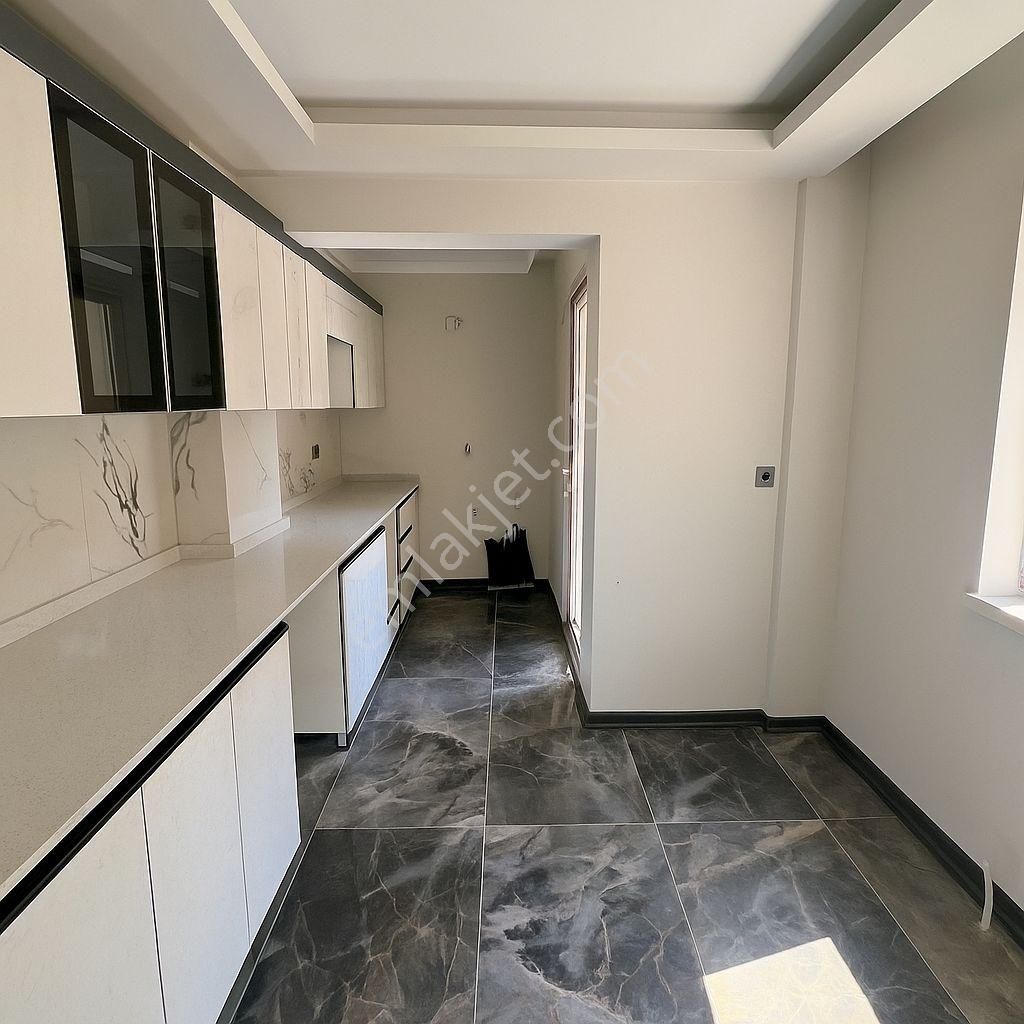 Battalgazi'de Kat Konumunda Sıfır 3+1 Kilerli Satılık Daire !! - Görsel 16