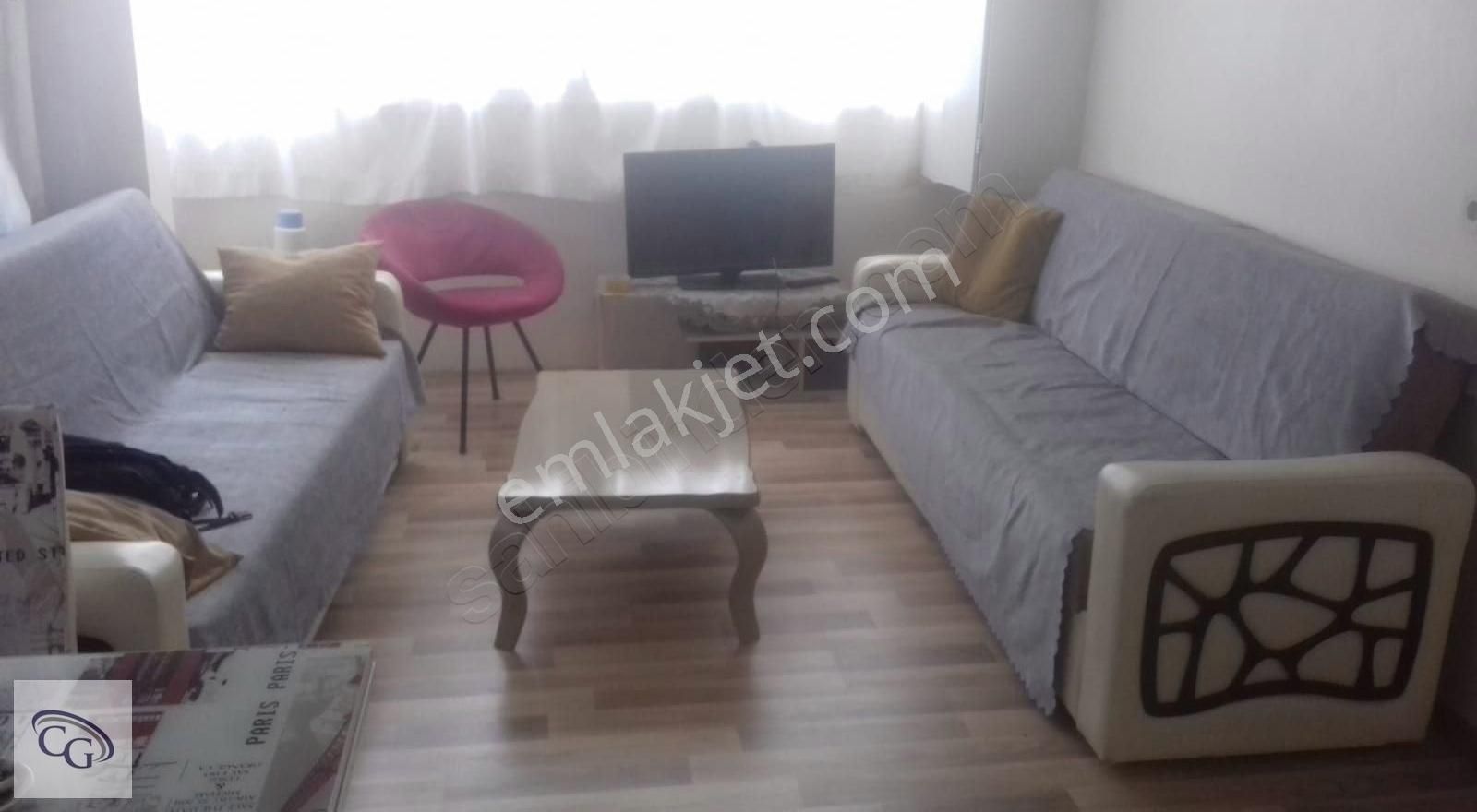 Fatih Akşemseddin Mahallesinde Full Eşyalı Kiralik 2+1 Daire.