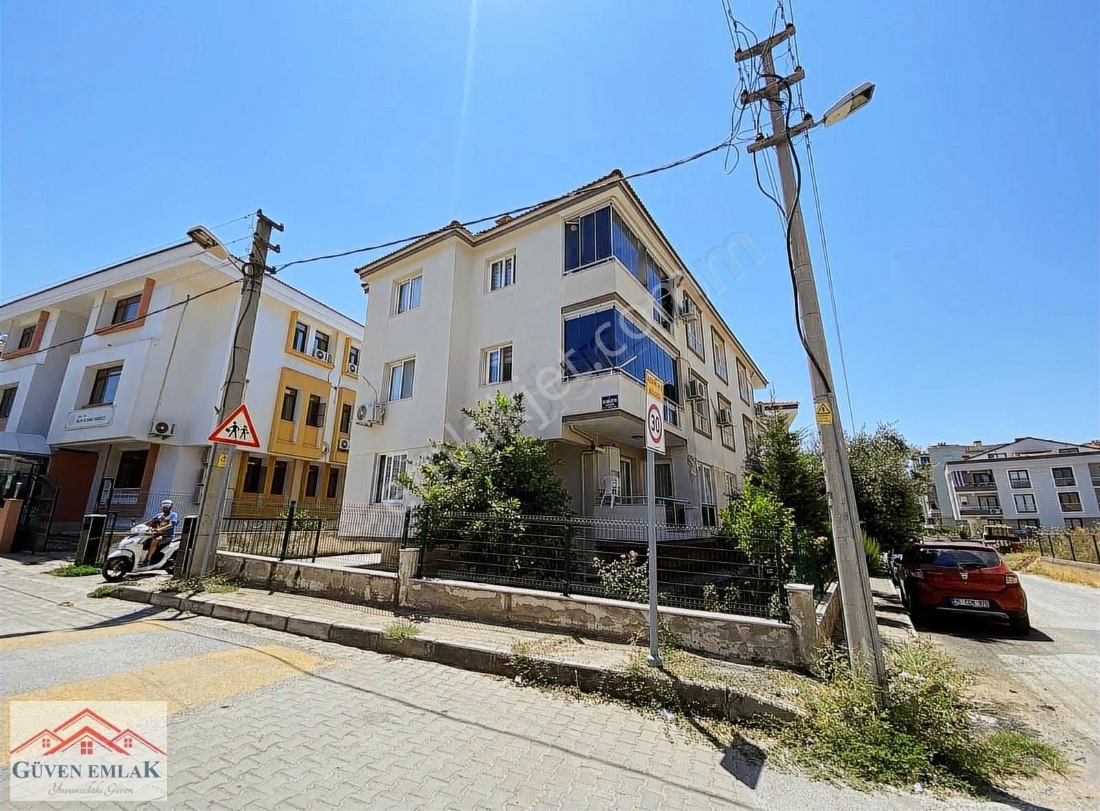 Güven Emlaktan Adnan Menderes Mah'de 2+1 Kiralık Daire