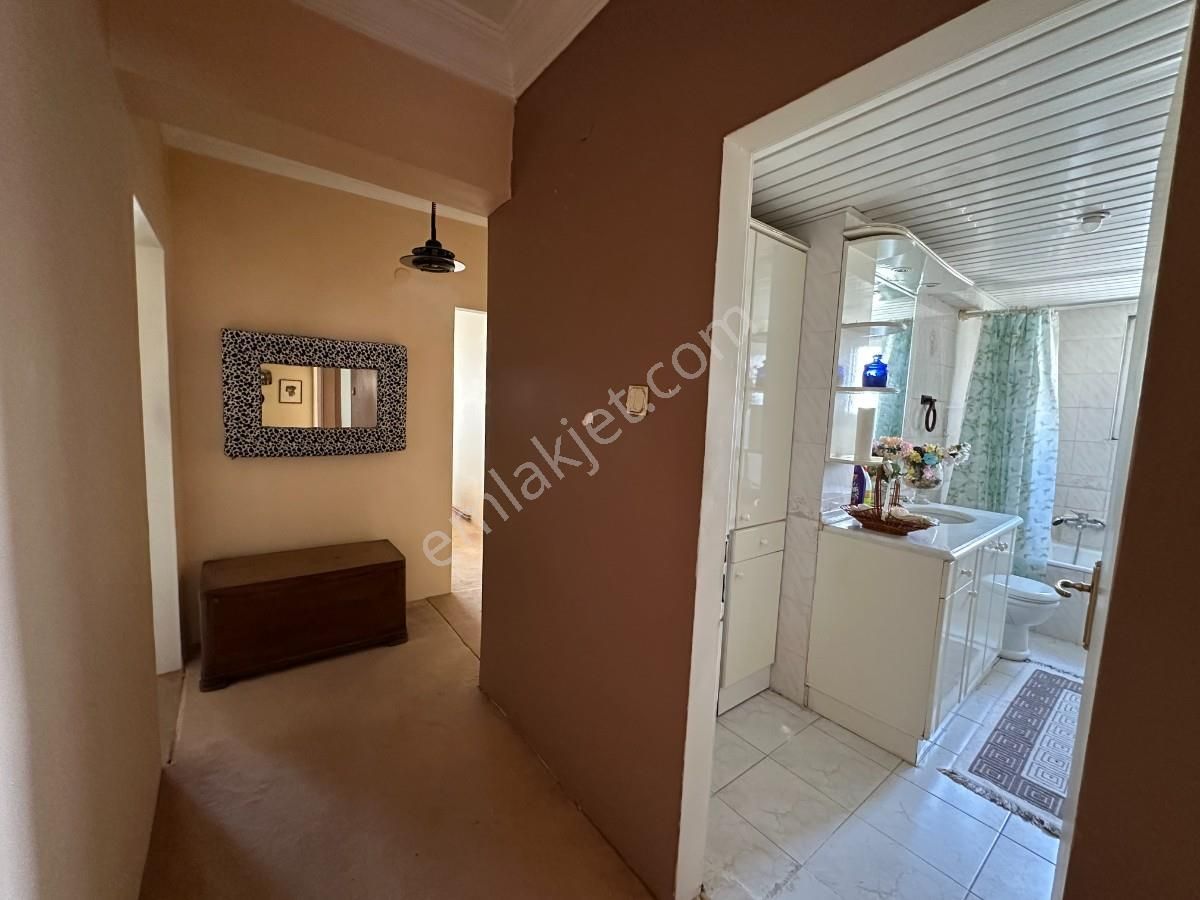 Beylikdüzü Özgür Sitesinde 5.kat 3+1 140 M2 Çift Cephe Daire