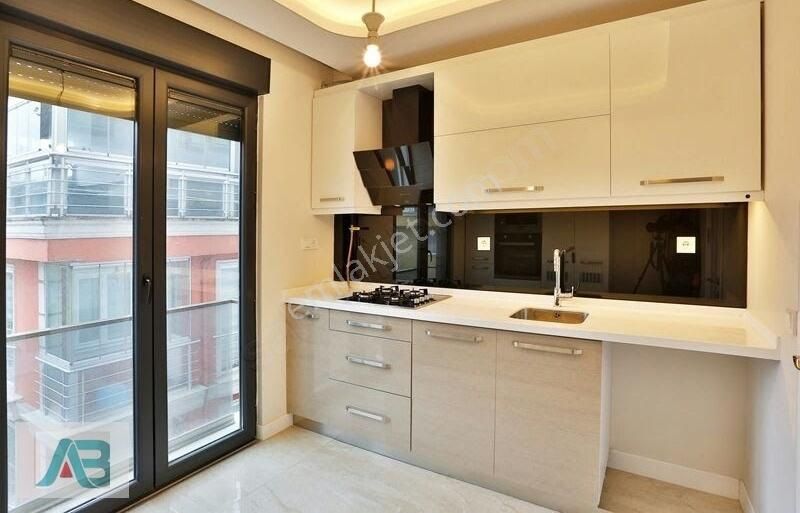Ümraniye İstiklal Mahallesi Şehzade Evlerinde Kiralık 3+1 Daire