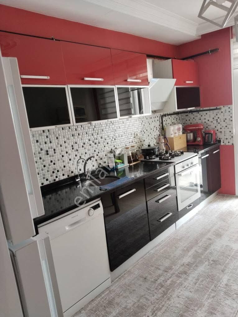 Belediye Evlerinde Kombi Doğalgazlı, Ferah 3+1 Kiralık Daire