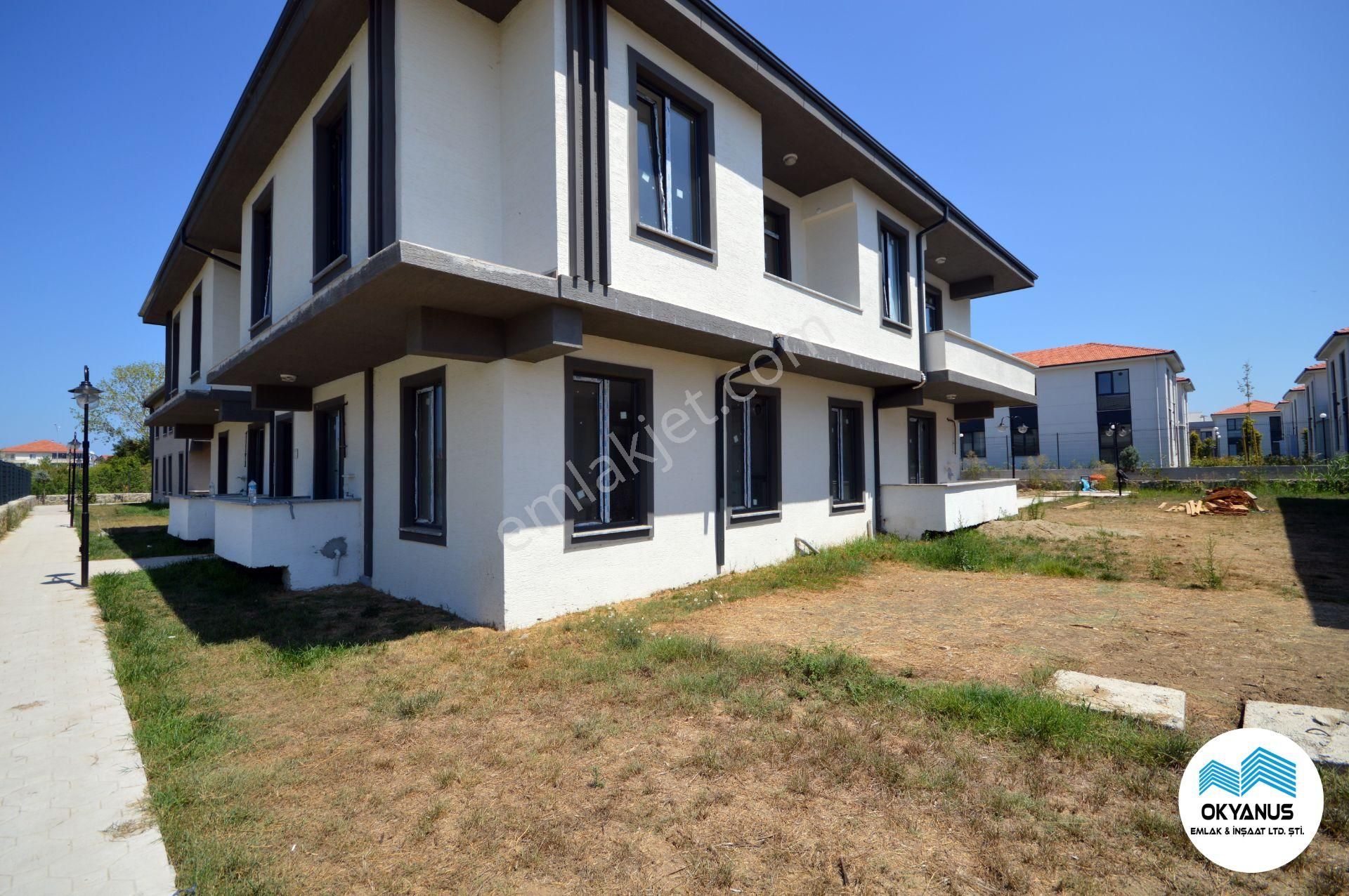 Sakarya Karasu 2+1 Satılık Daire – Havuzlu Site