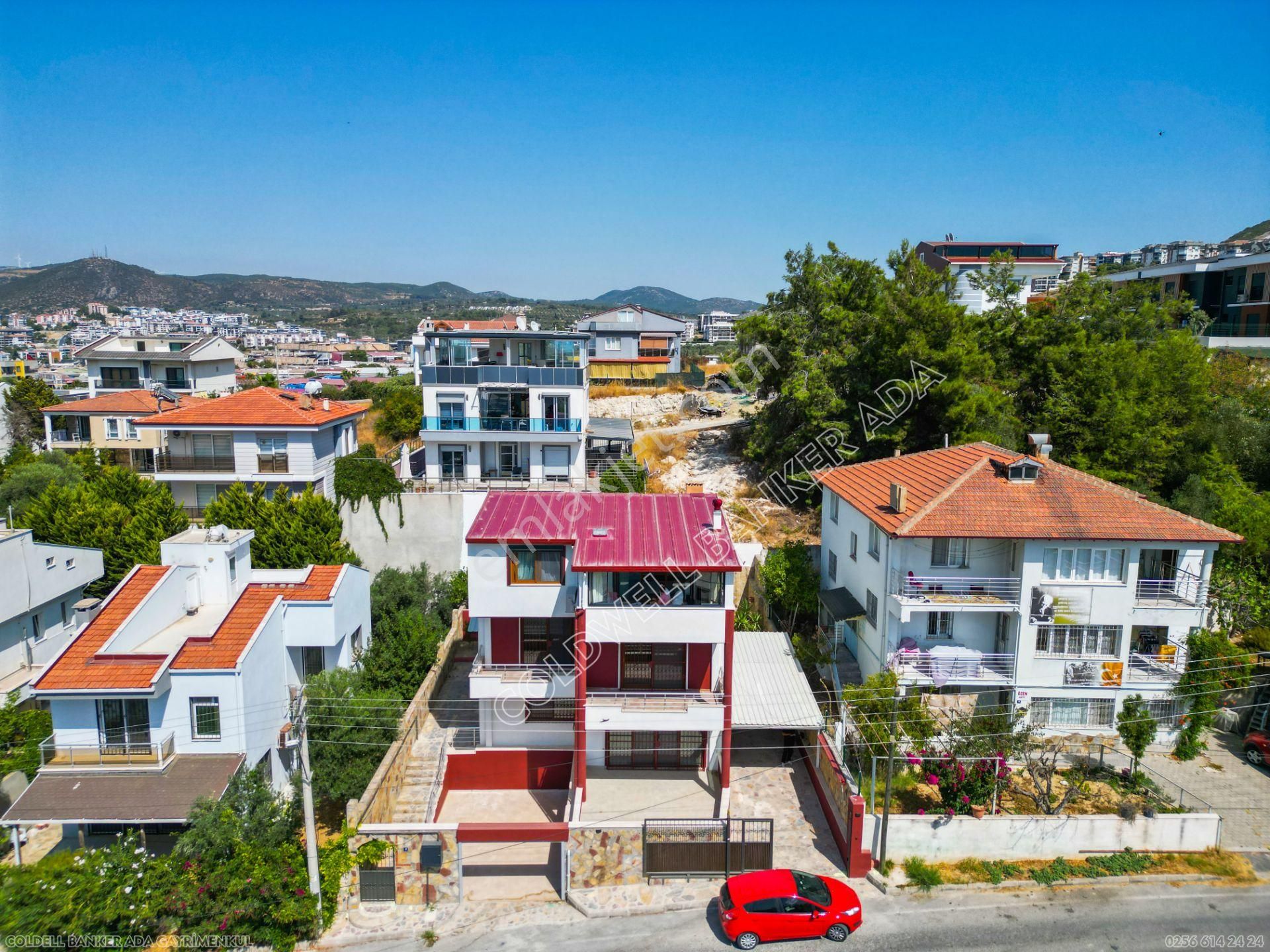 Kuşadası Kadınlar Denizi’nde Satılık Deniz Manzaralı 6+2 Tripleks Villa - Görsel 5