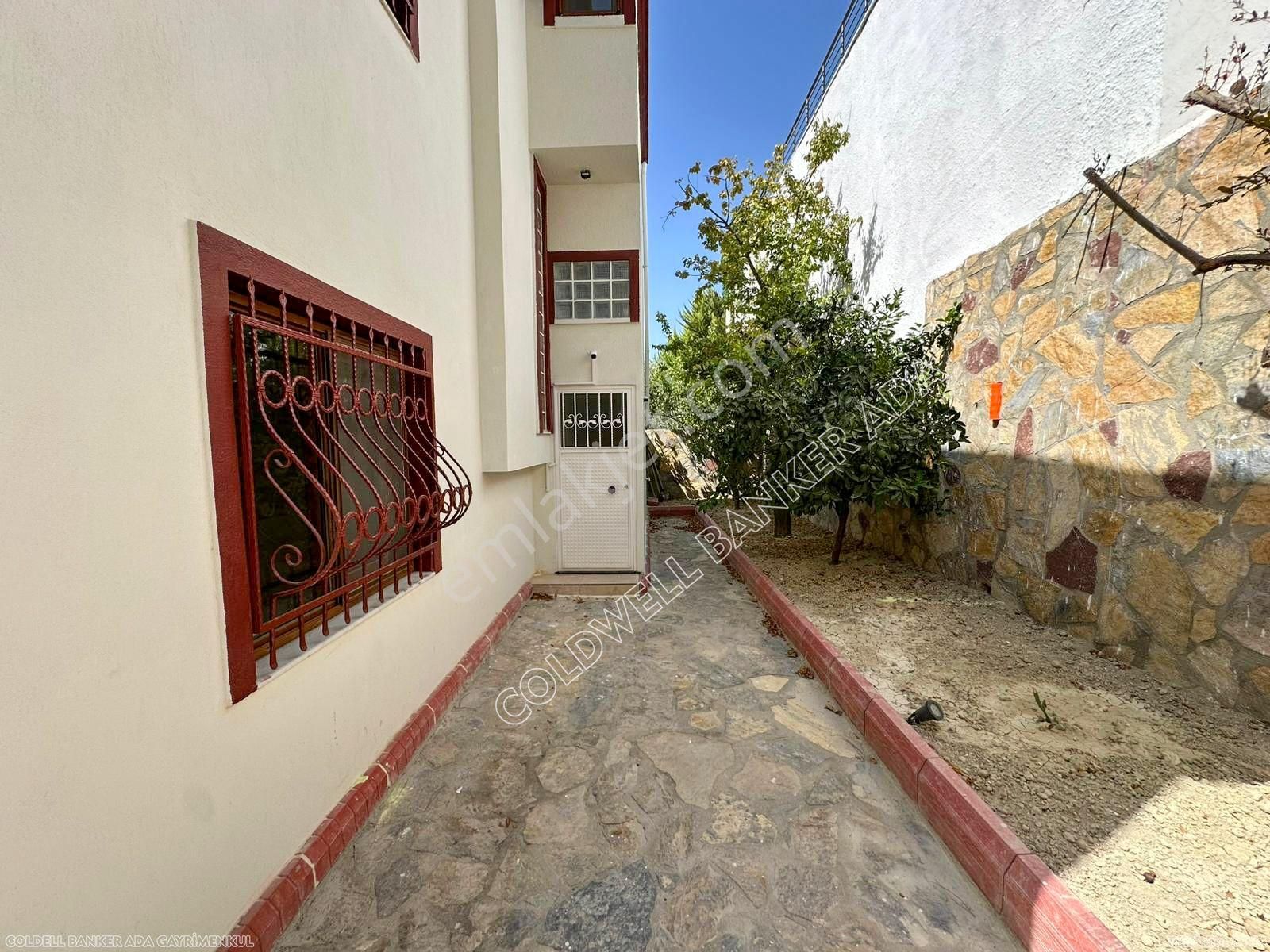 Kuşadası Kadınlar Denizi’nde Satılık Deniz Manzaralı 6+2 Tripleks Villa - Görsel 35