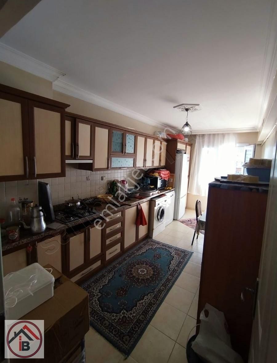 Çamlıkule 3+1 155 Metrekare Doğalgazlı Kapalı Mutfak 3 Kat