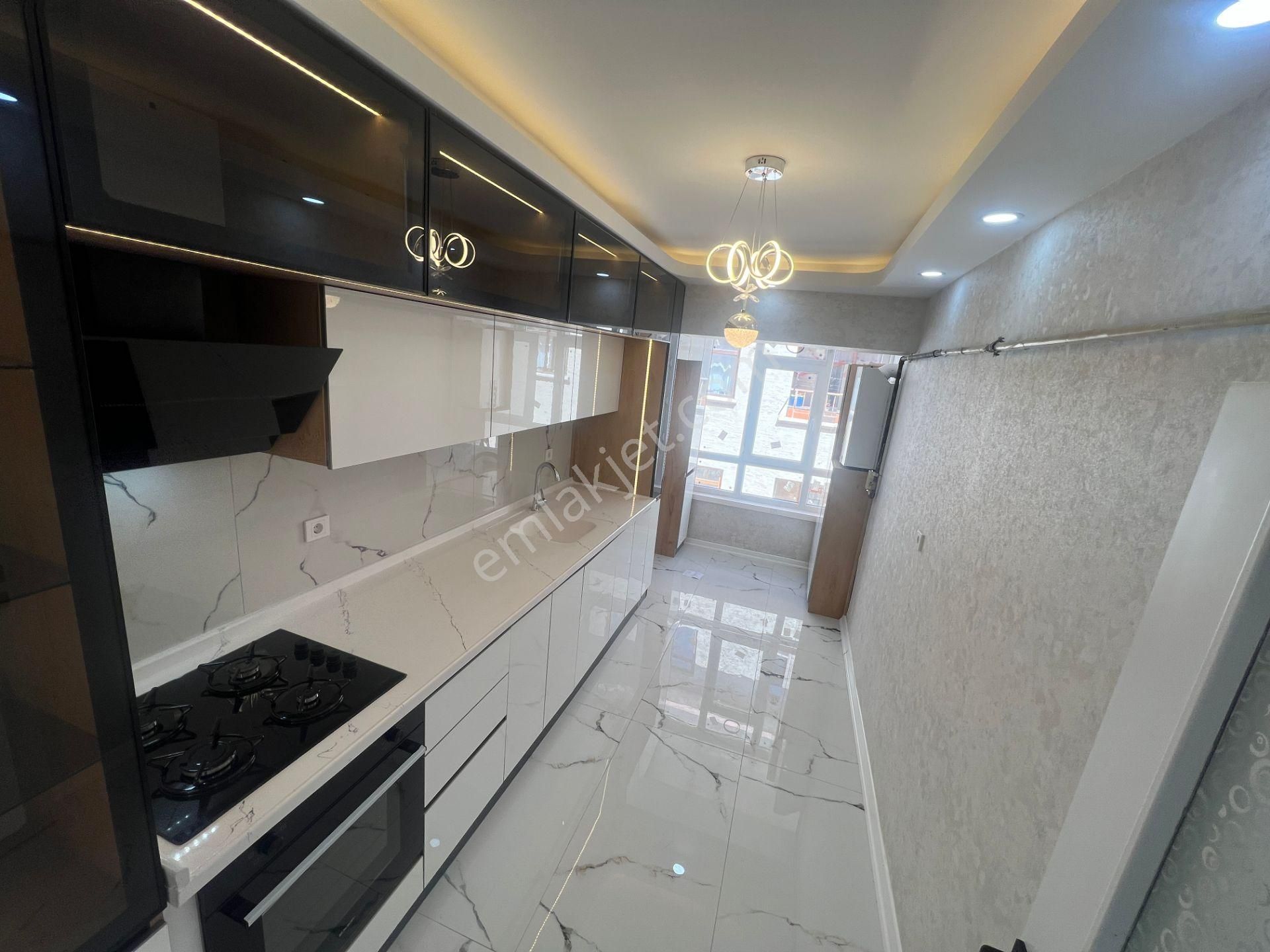 Etimesgut Piyade Mah Katta Salon Bagımsız Öncephe 12yıllık Daire