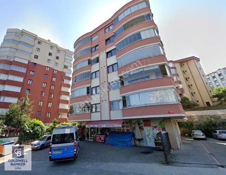 Trabzon'da Kiralık Daire Yeşiltepe Ana Cadde Üzerinde Manzaralı