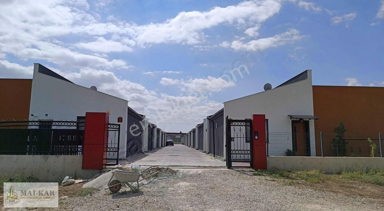 Temelli Göl Manzaralı Villa 2+1