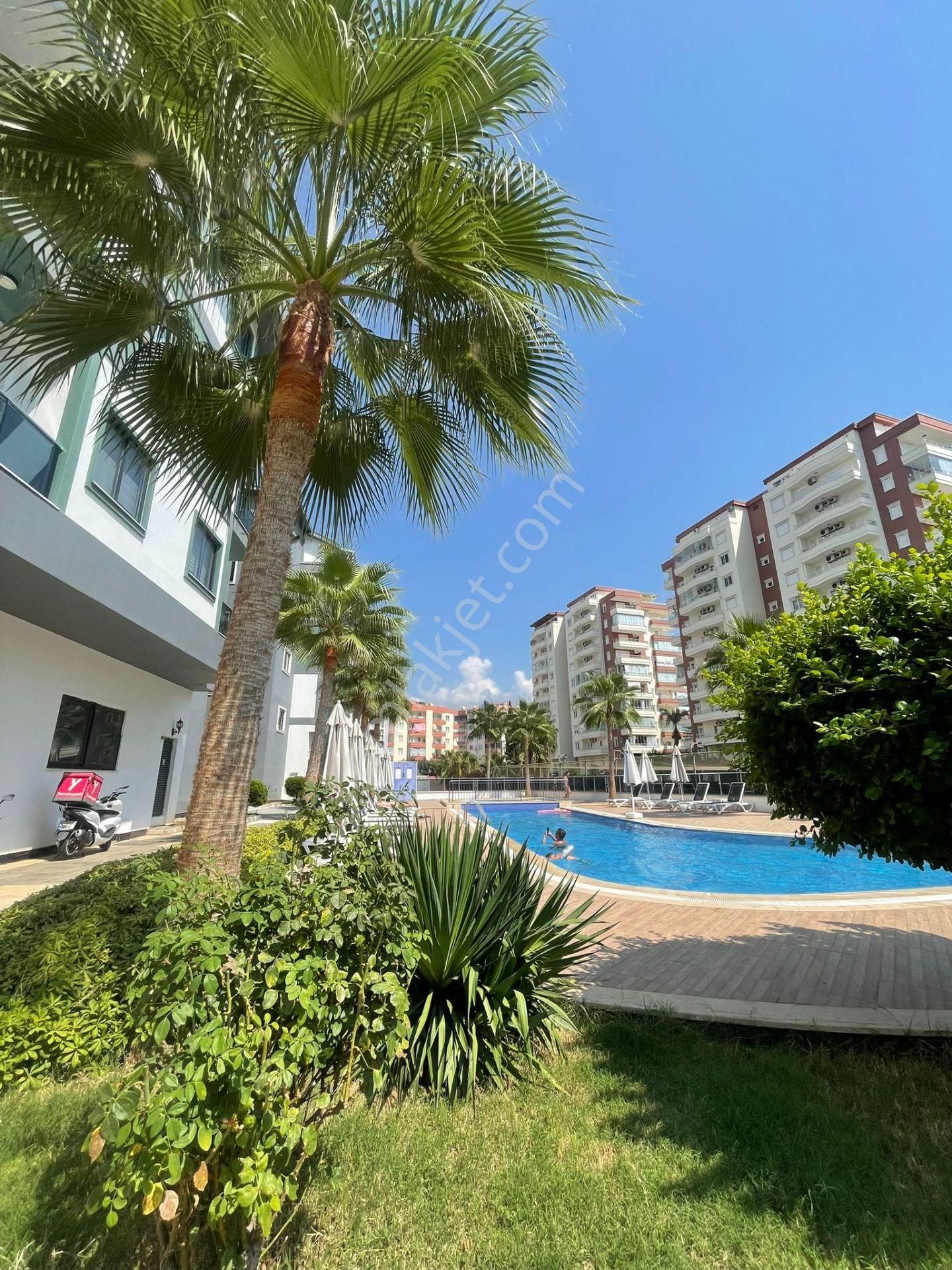 Alanya Oba – Jandarma Mevkiinde Kiralık Eşyalı Dubleks Daire