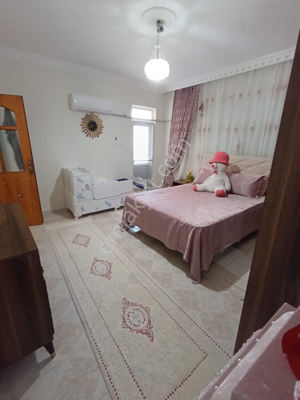 Kavaklı Mahallesi Yağmur Ekmek Fırını Yürüme Mesafesinde Satılık Ara Kat 3+1 Geniş Daire