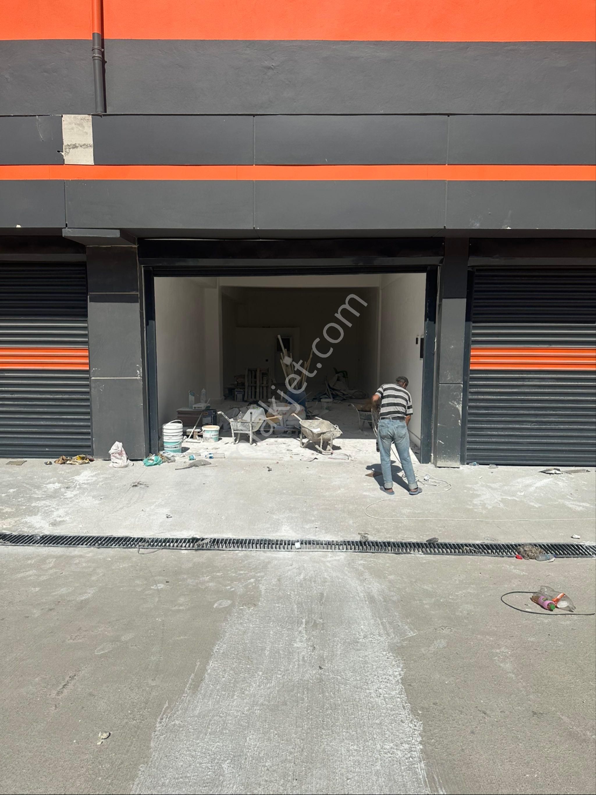 Aydınlar Npk İnşaatta Deniz Emlaktan Kiralık İşyeri