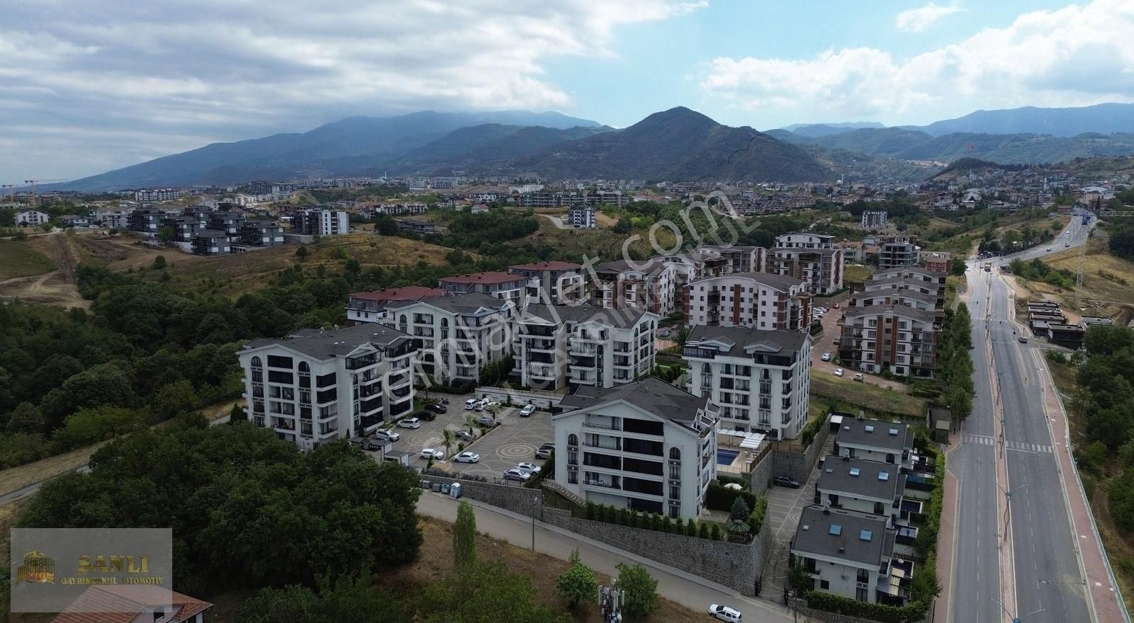 Şanlı Gayrimenkulden Akademik Elit Parkta Ful Eşyalı 2+1 Ara Kat