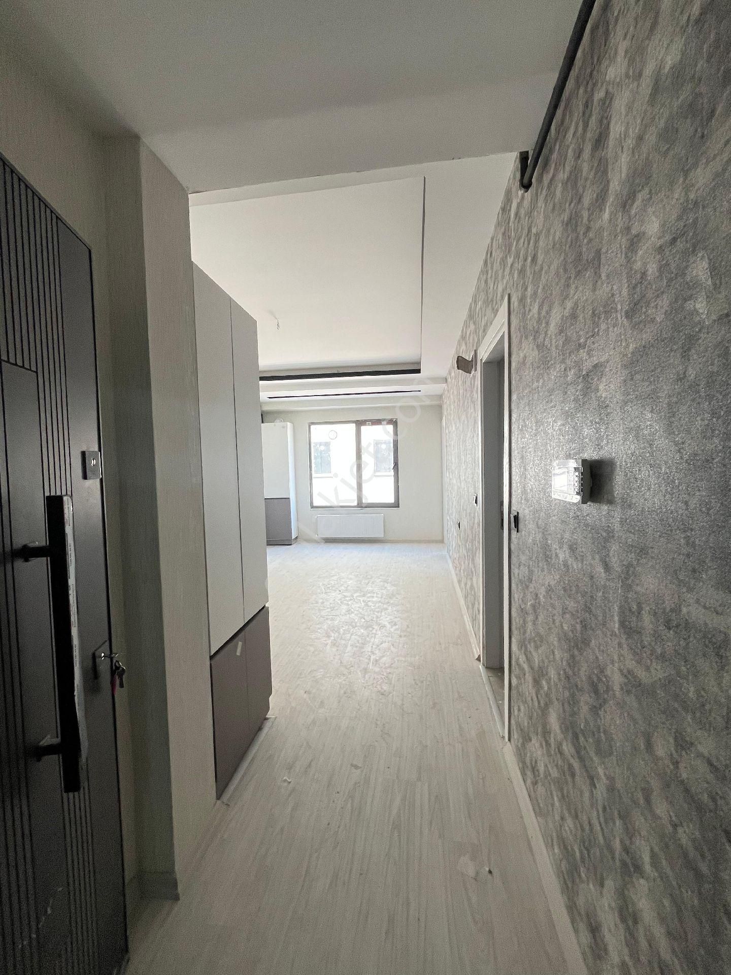 Doğu Emlaktan Eşyasız 1+1 Kiralık