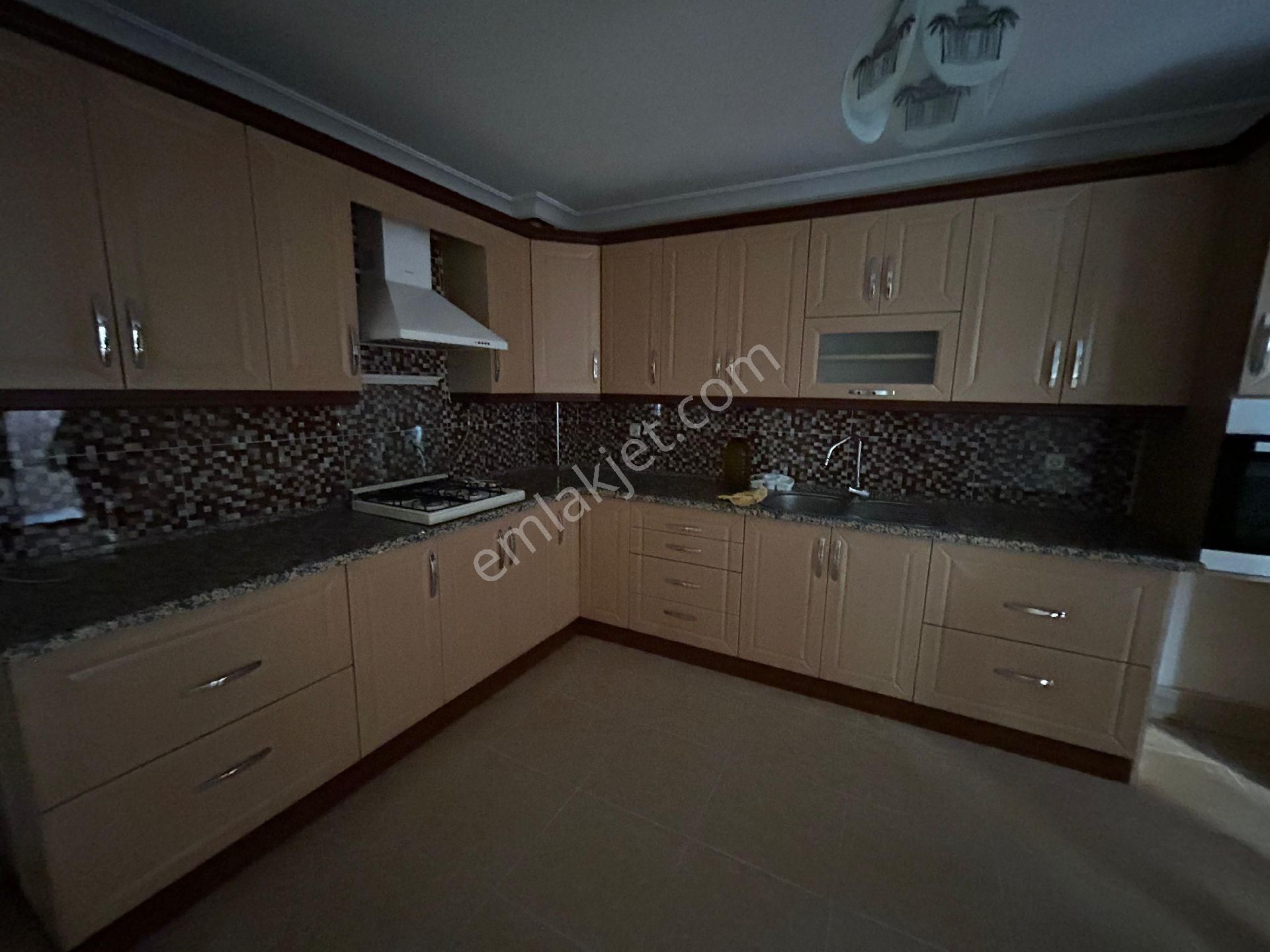 Manisa Akhisar Ulucami Mah. Kiralık 3+1 ‼️lüks Merkezde Daire 150m² 20.000tl