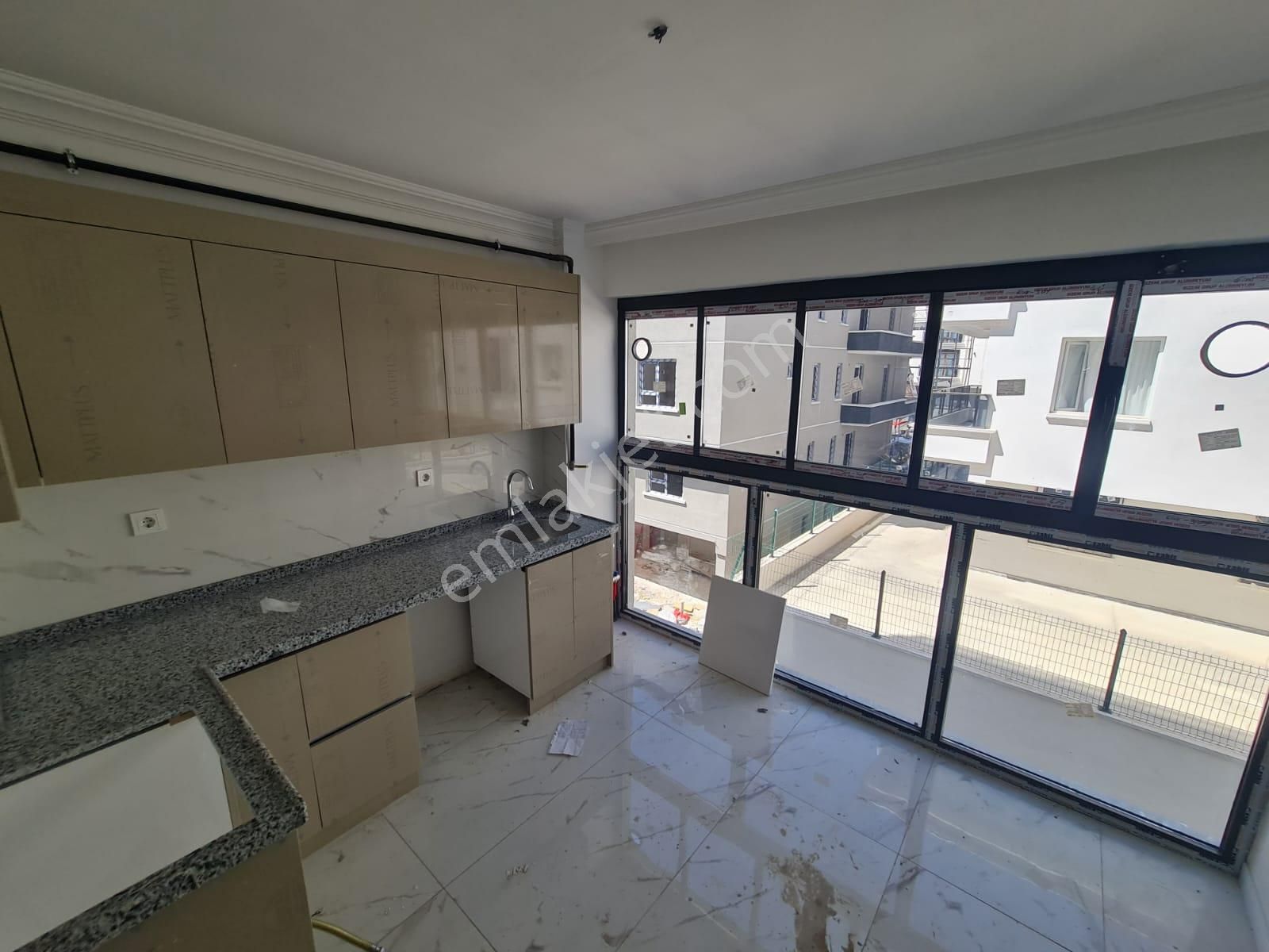 Aydınlıkevler'de Sıfır Binada 2+1 Kiralık Daire-taner Emlak