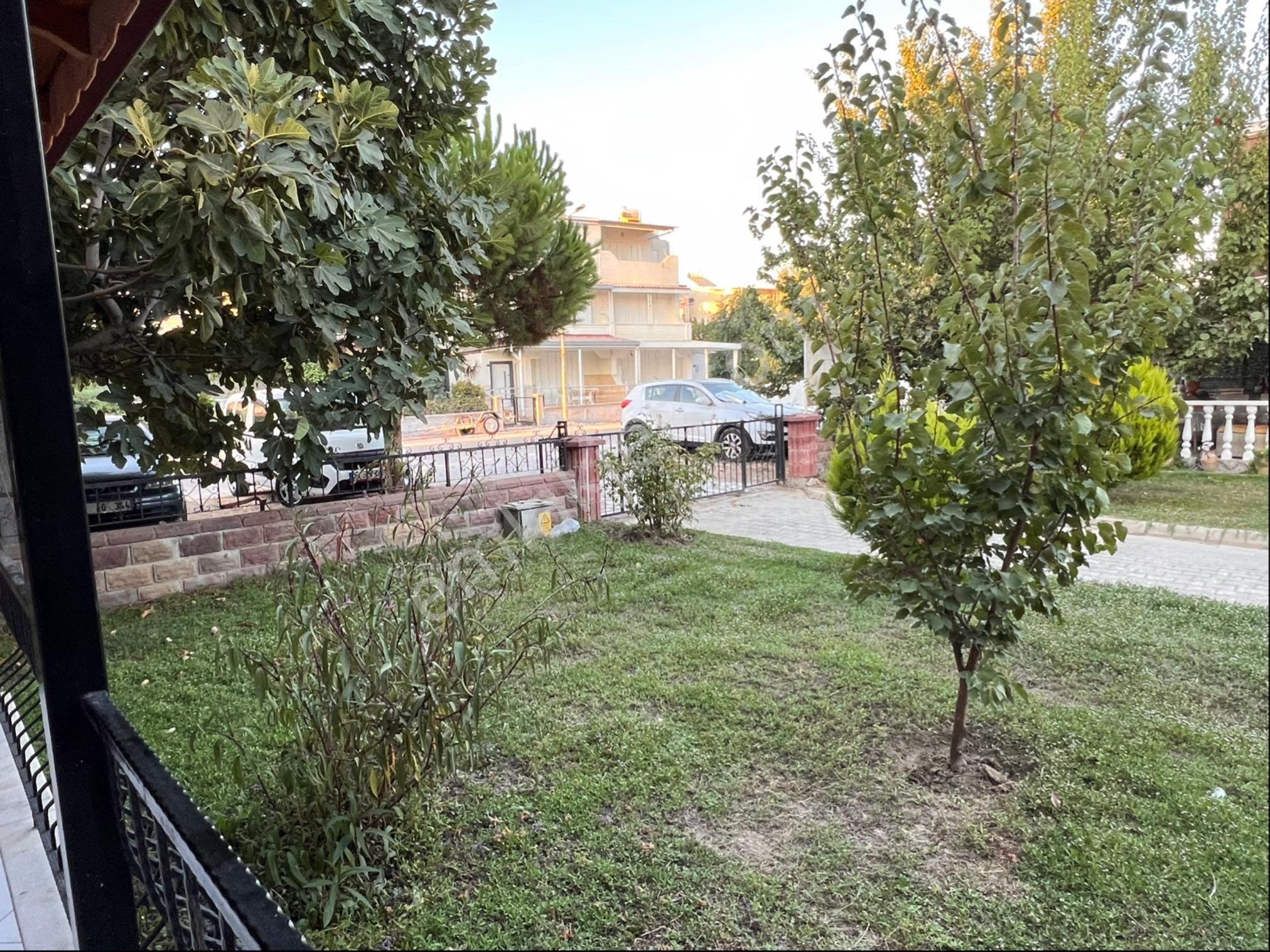 Kuşadası Davutlar'da Cihangül Sitesi'nde Satılık Tripleks Yazlık - Görsel 32