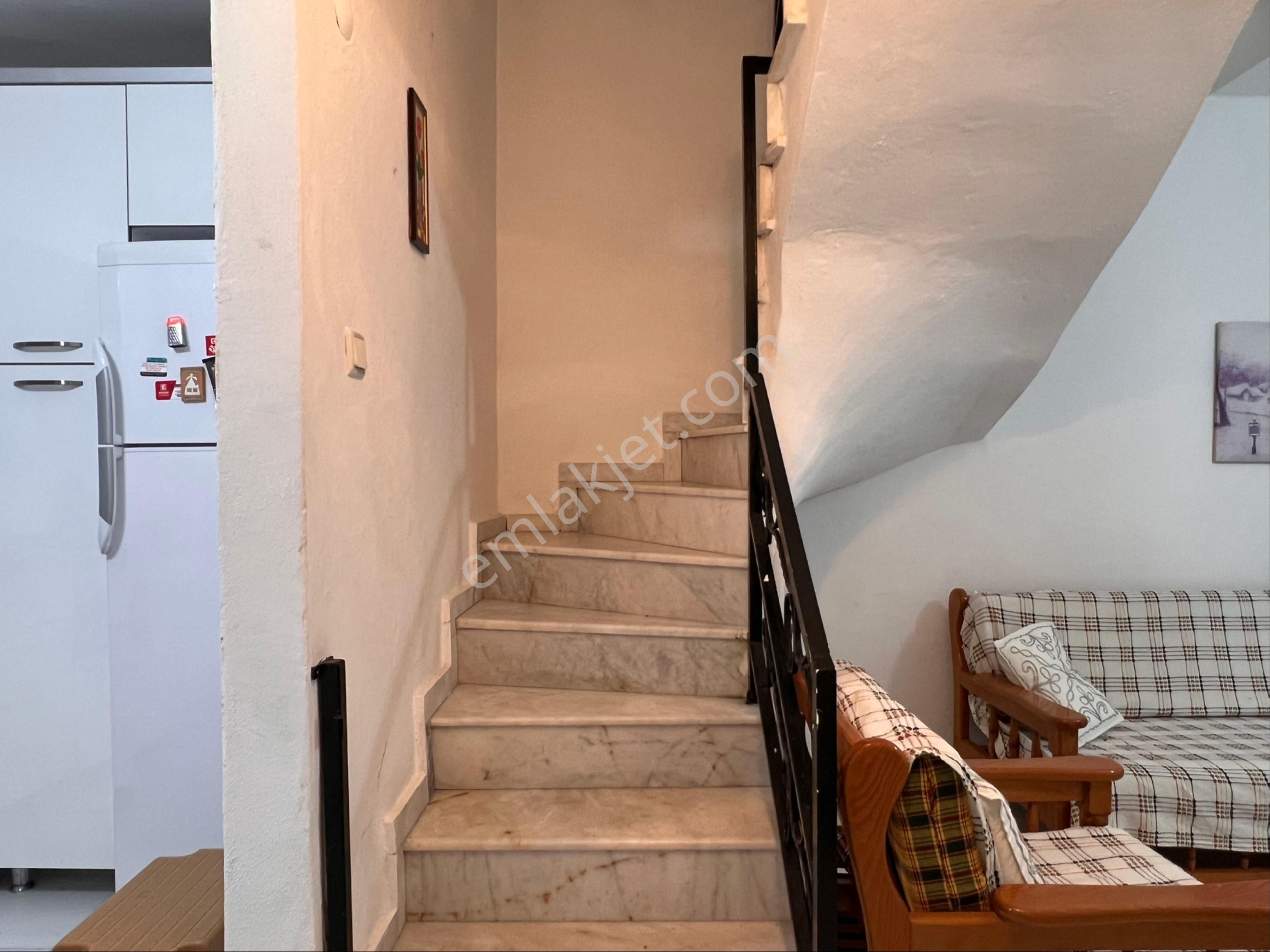 Kuşadası Davutlar'da Cihangül Sitesi'nde Satılık Tripleks Yazlık - Görsel 8