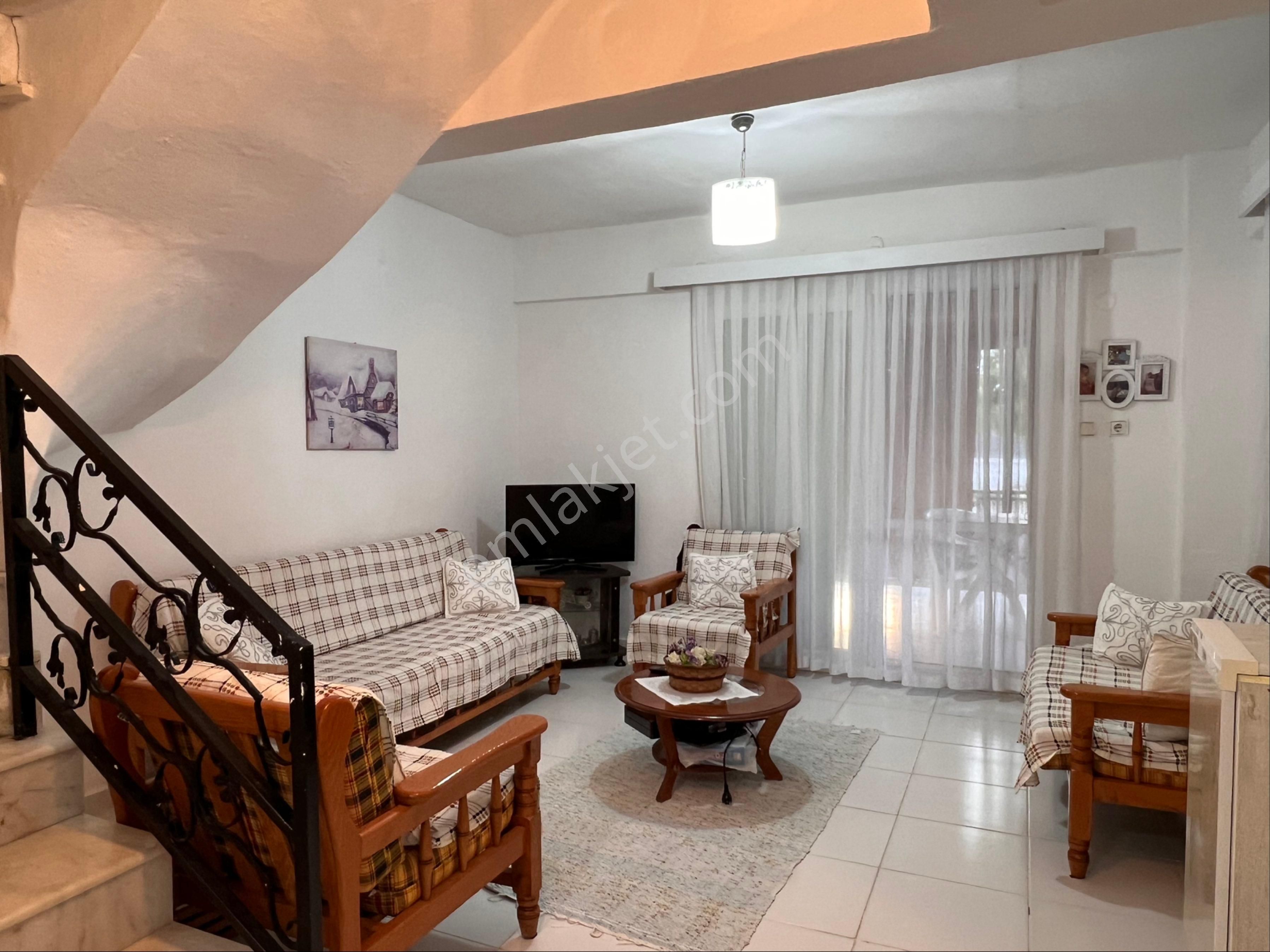 Kuşadası Davutlar'da Cihangül Sitesi'nde Satılık Tripleks Yazlık - Görsel 6