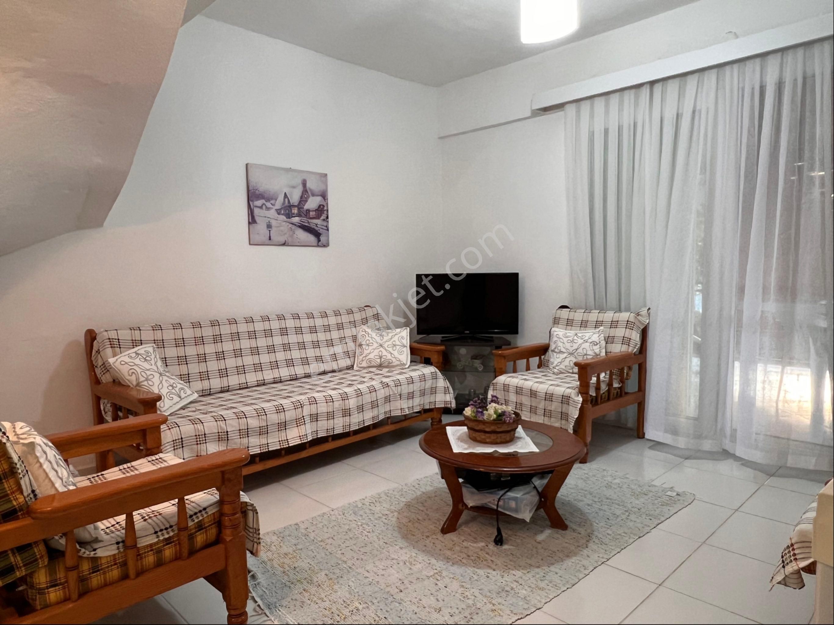 Kuşadası Davutlar'da Cihangül Sitesi'nde Satılık Tripleks Yazlık - Görsel 2